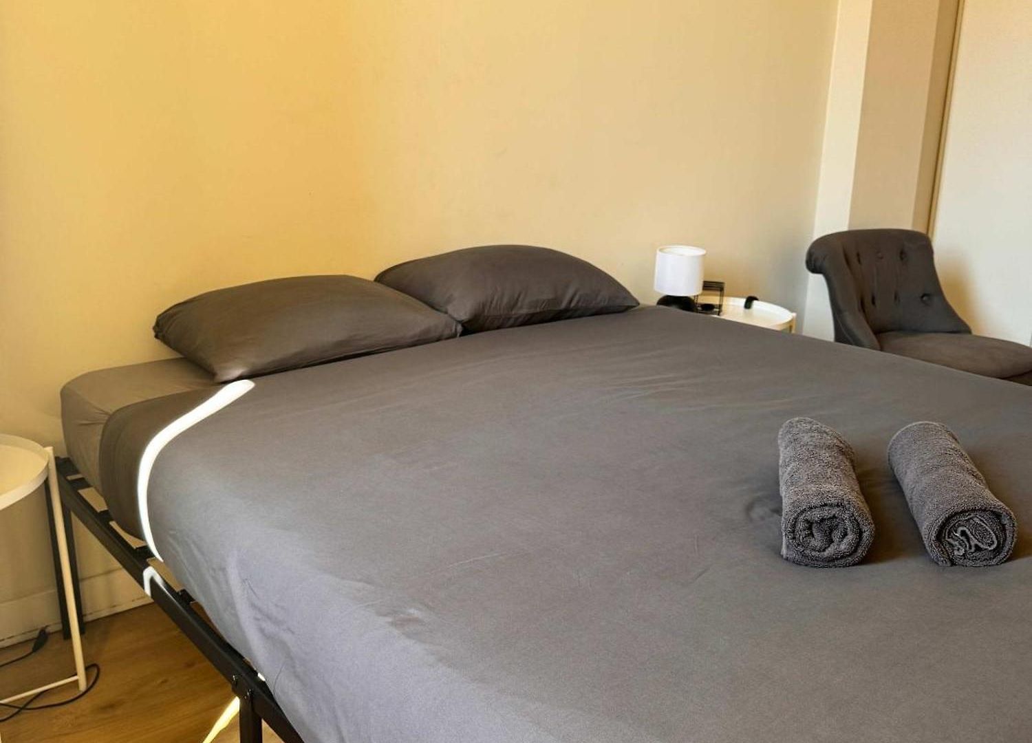 Hype-center Balcony 3br Ac Near Tram For6 Guests * Nice
