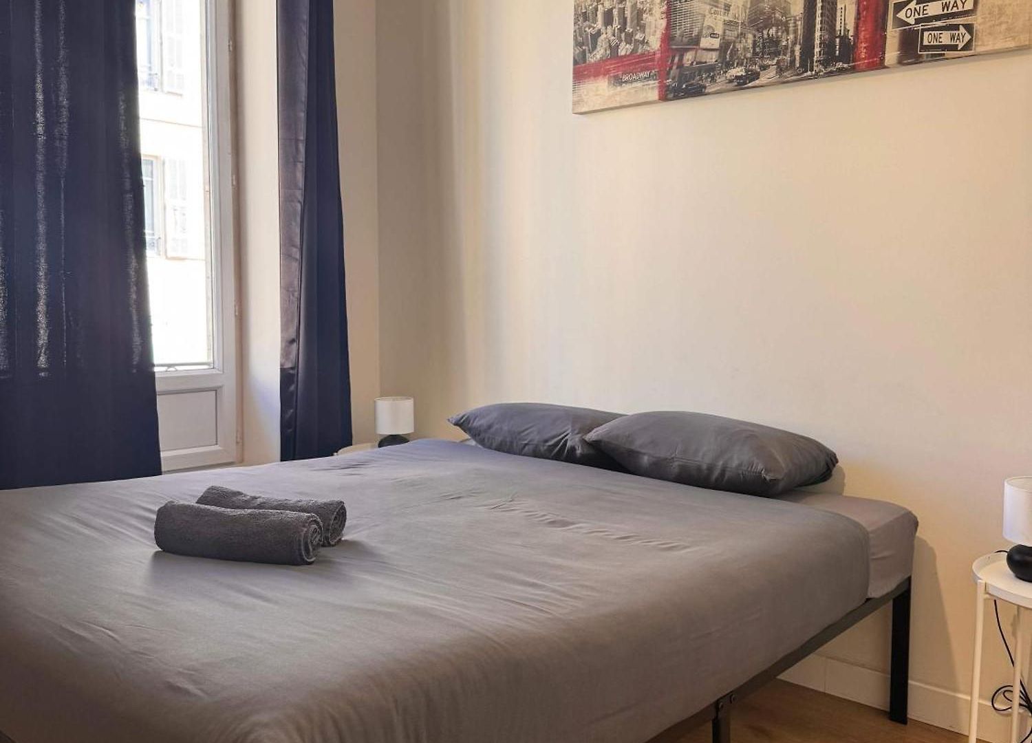 Hype-center Balcony 3br Ac Near Tram For6 Guests *