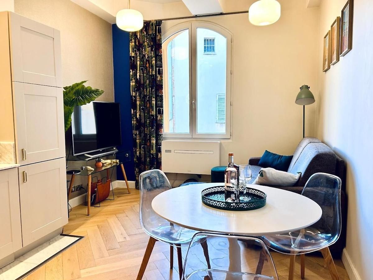 Old Town Vibes - 5min To Sea - Ac Apartment Nice
