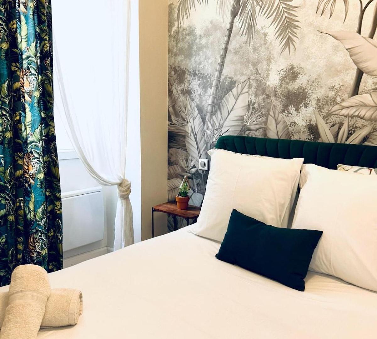 Old Town Vibes - 5min To Sea - Ac Apartment