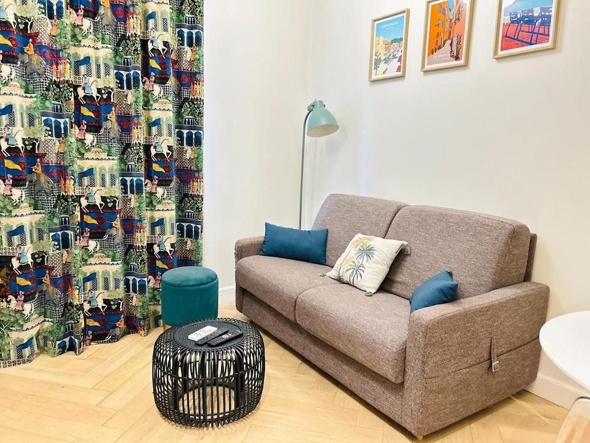 Old Town Vibes - 5min To Sea - Ac Apartment