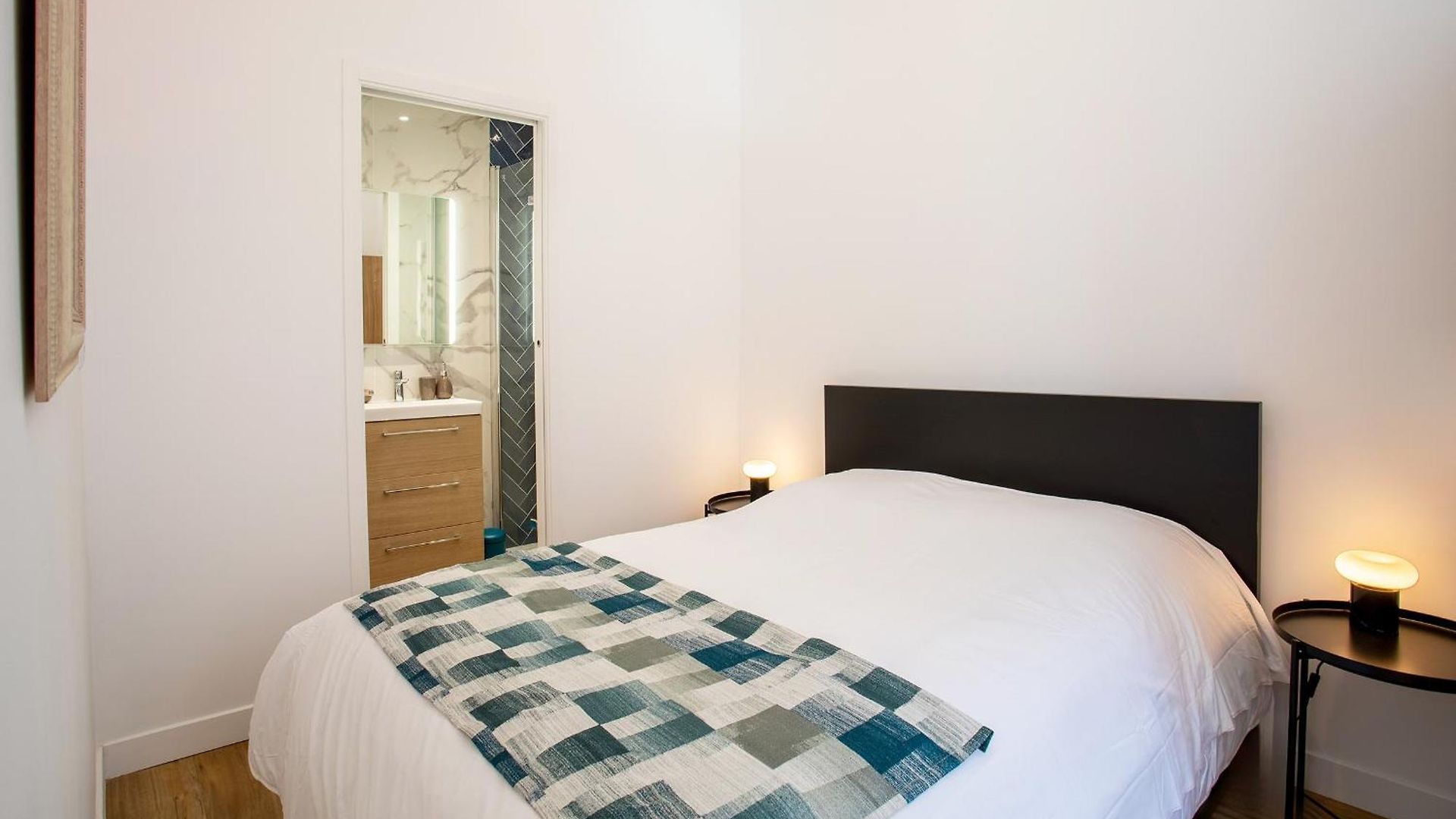 Apartment Iconic Ap4460 By Riviera Homes *