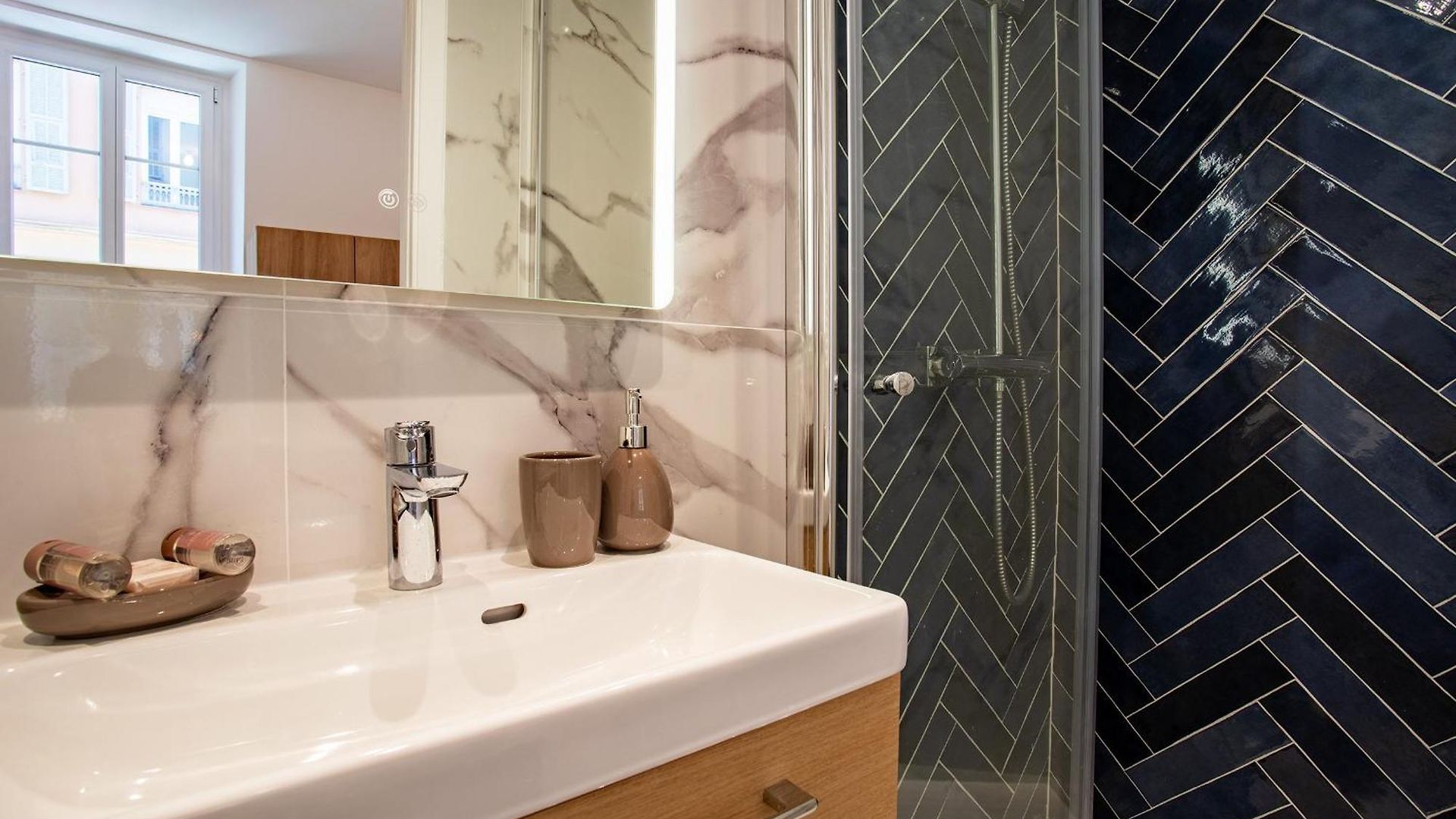 Iconic Ap4460 By Riviera Homes Apartment *