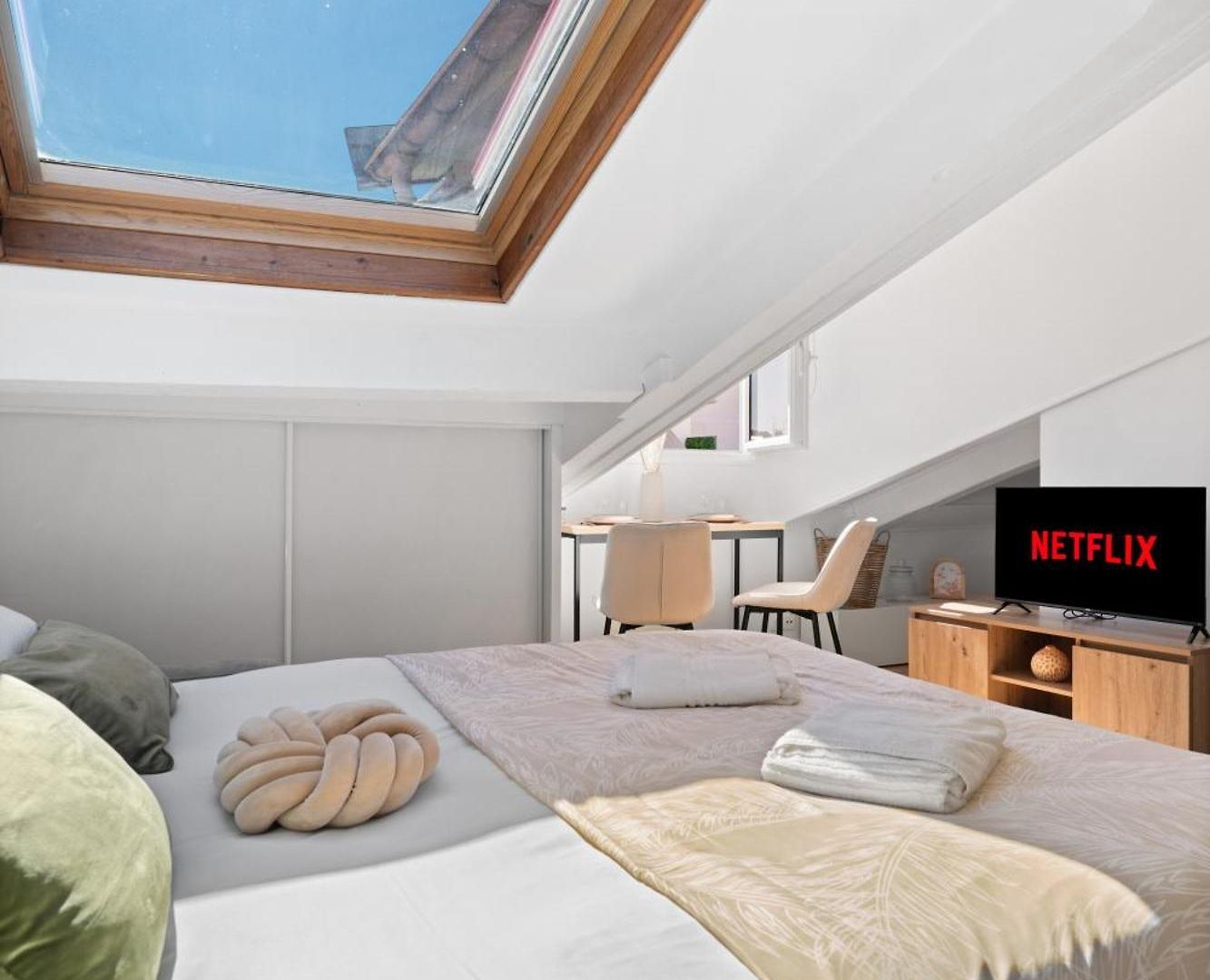 Charme & Soleil Au Dernier Etage Liberation Apartment