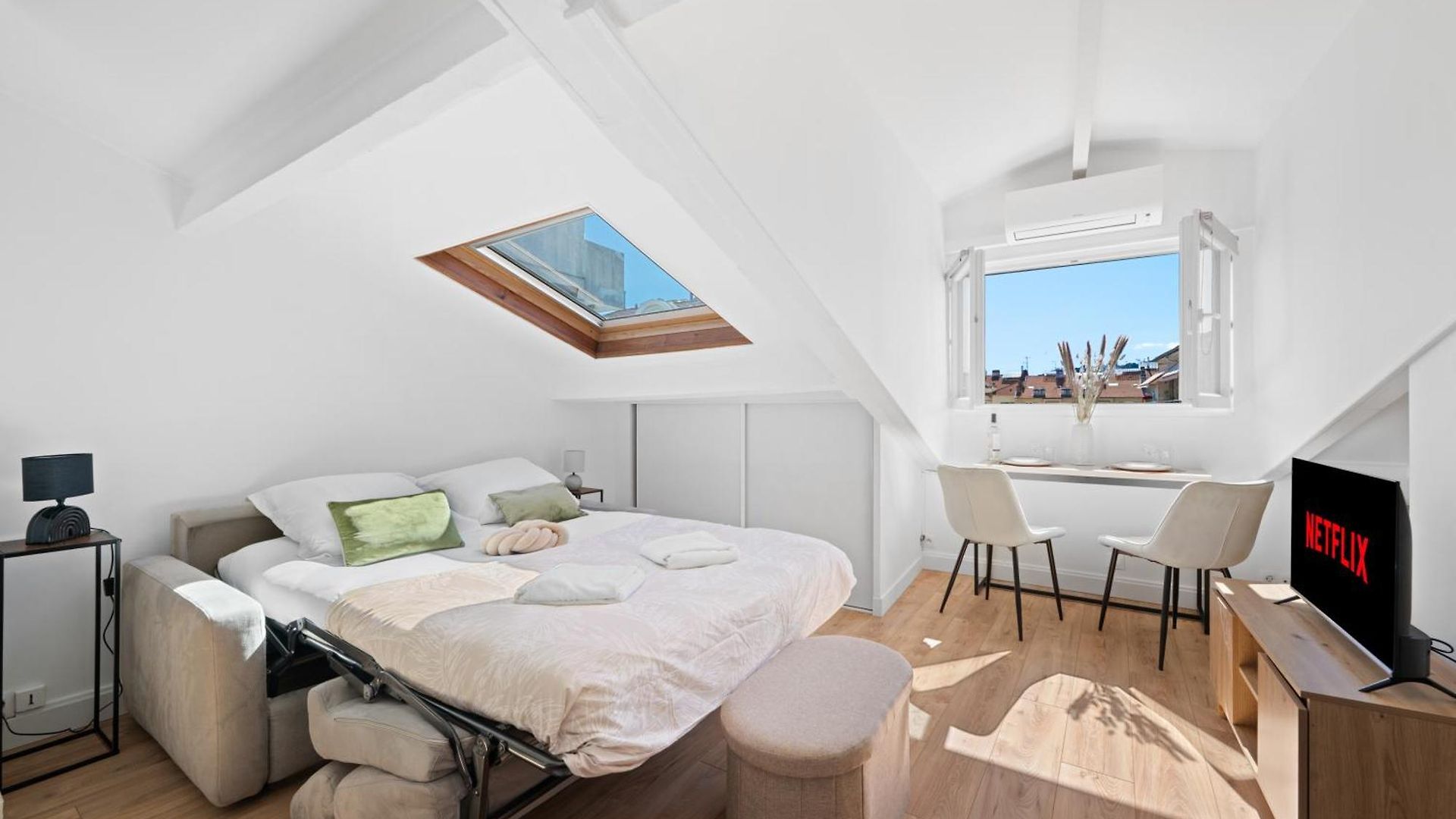 Charme & Soleil Au Dernier Etage Liberation Apartment *