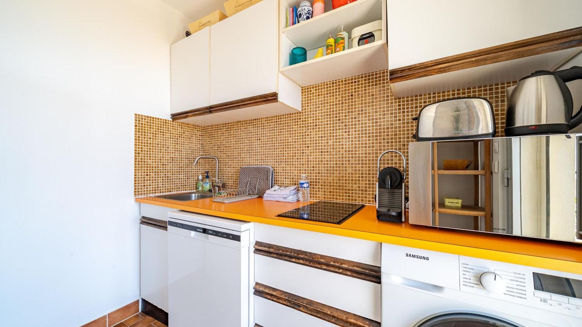 Vue Parking Clim Apartment *