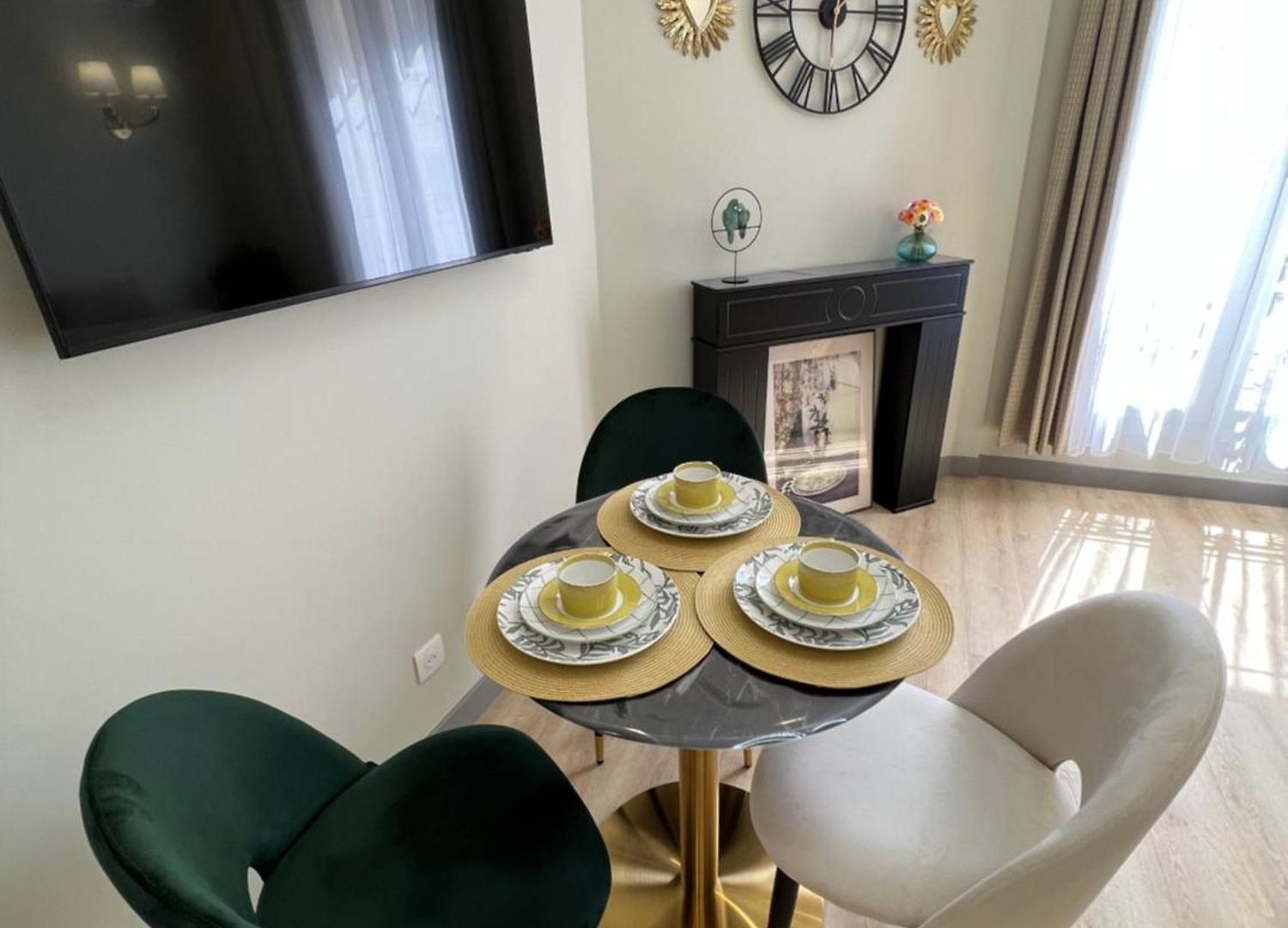 Amour-35 Appartement Nice