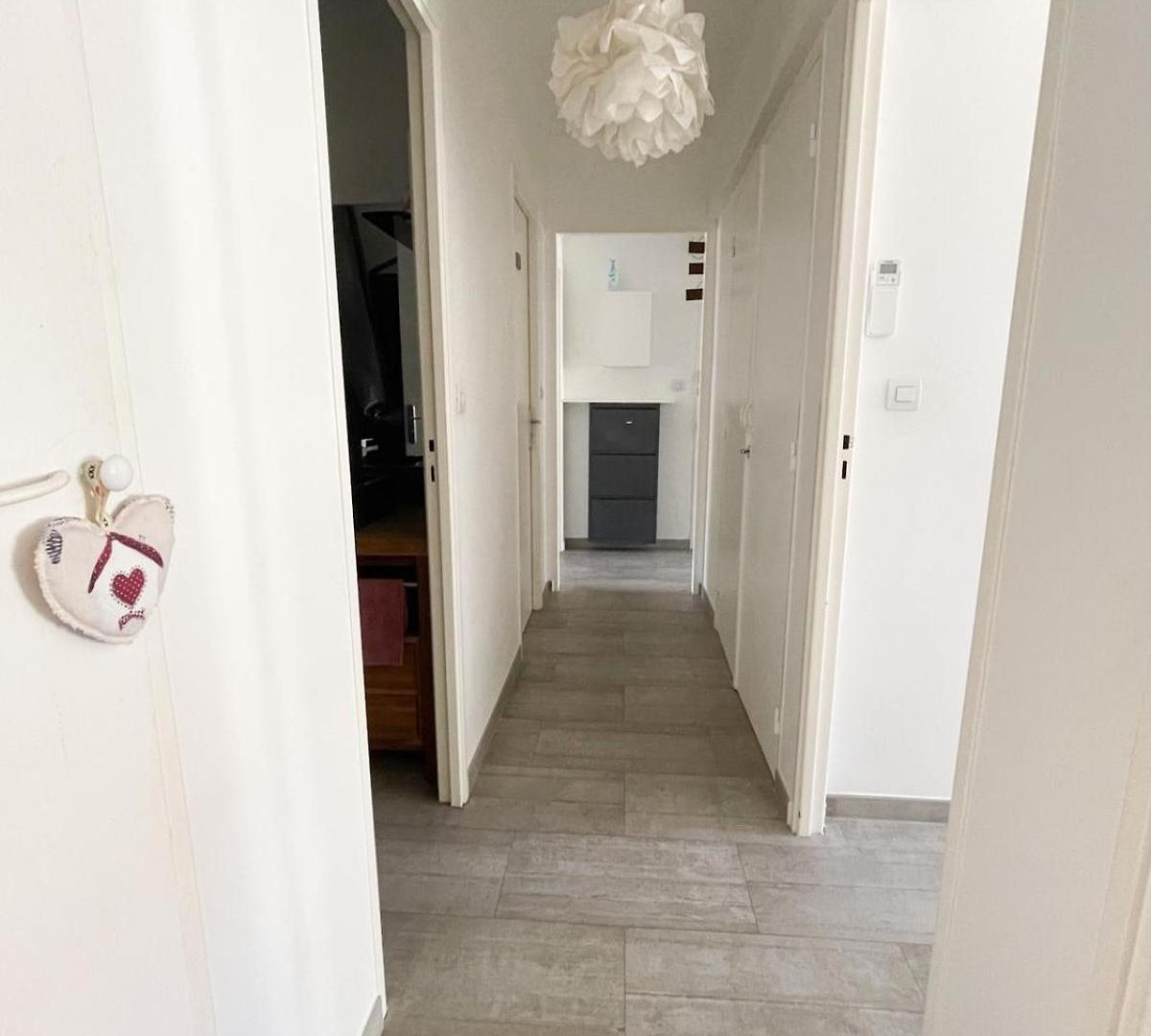 Spacious 2 Bedrooms With Parking To Port Of * Nice