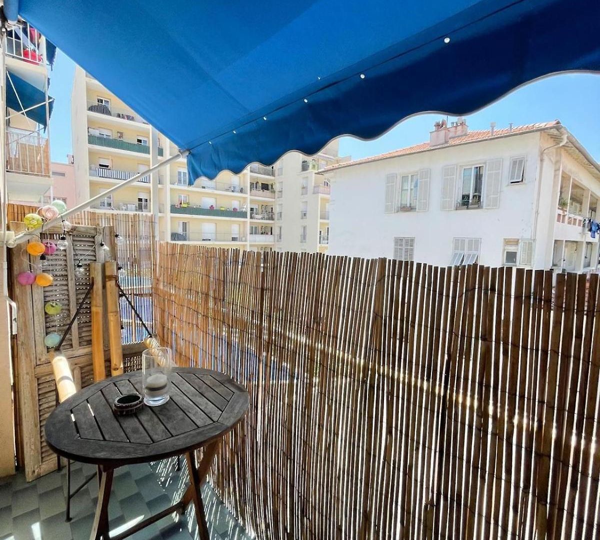 Spacious 2 Bedrooms With Parking To Port Of Apartment *