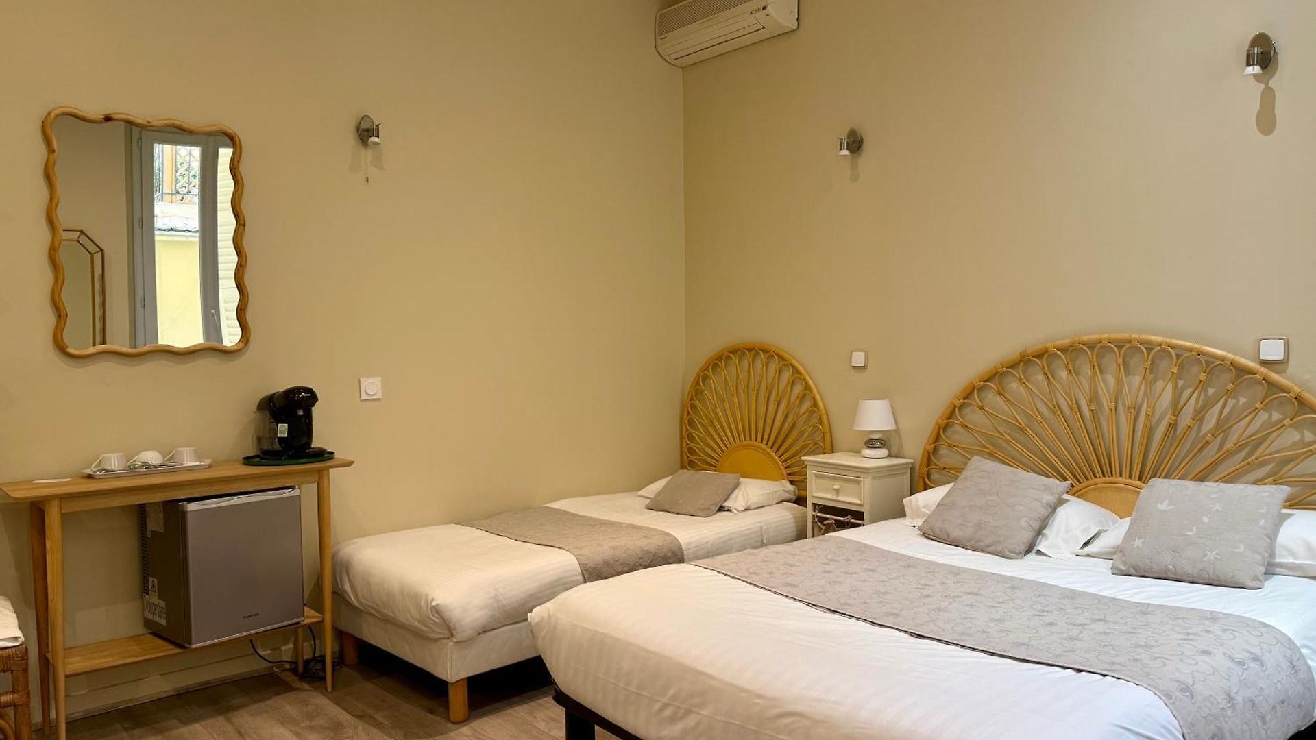 Garden Hotel 3*