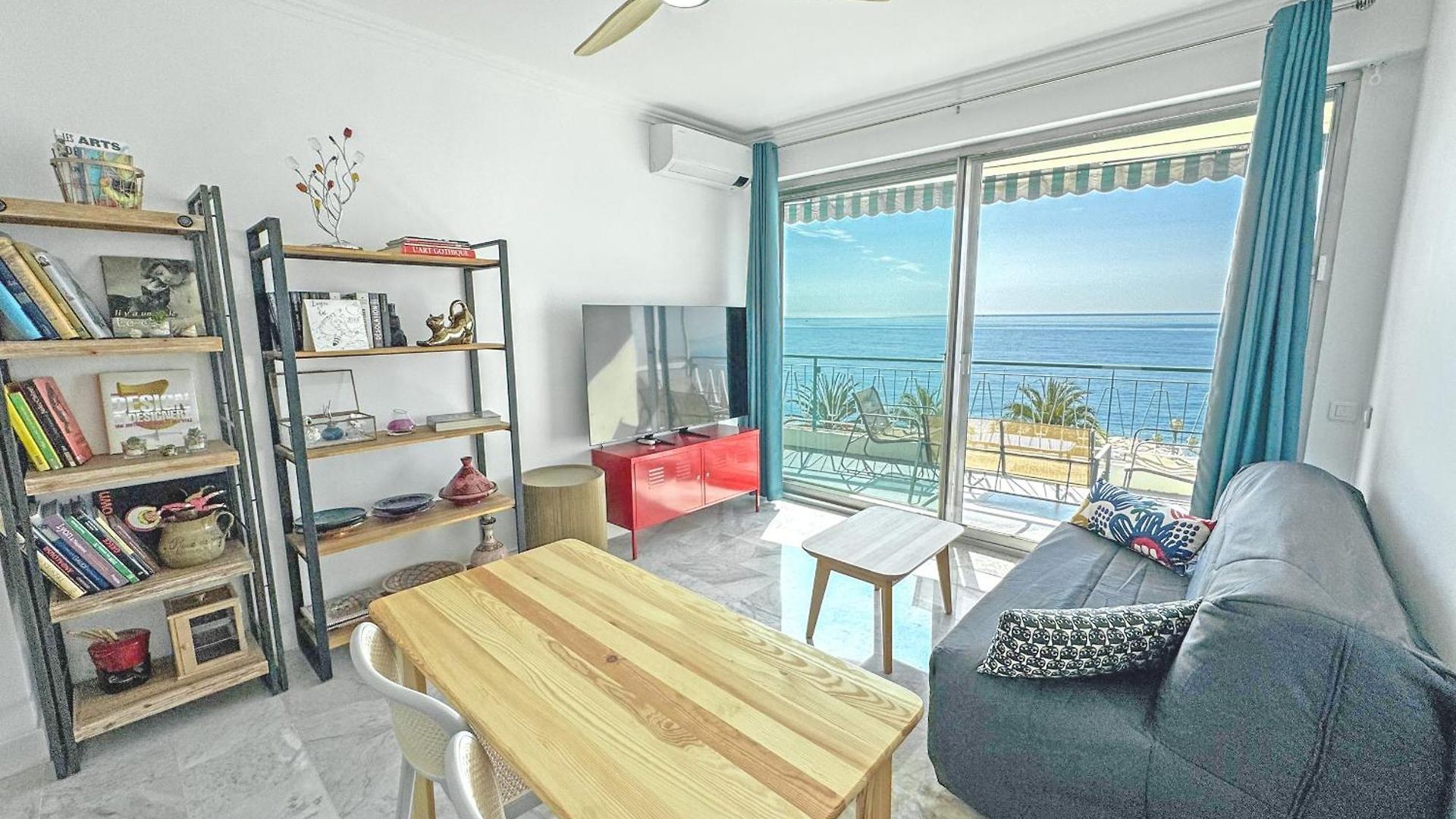 Sea Front Saphir