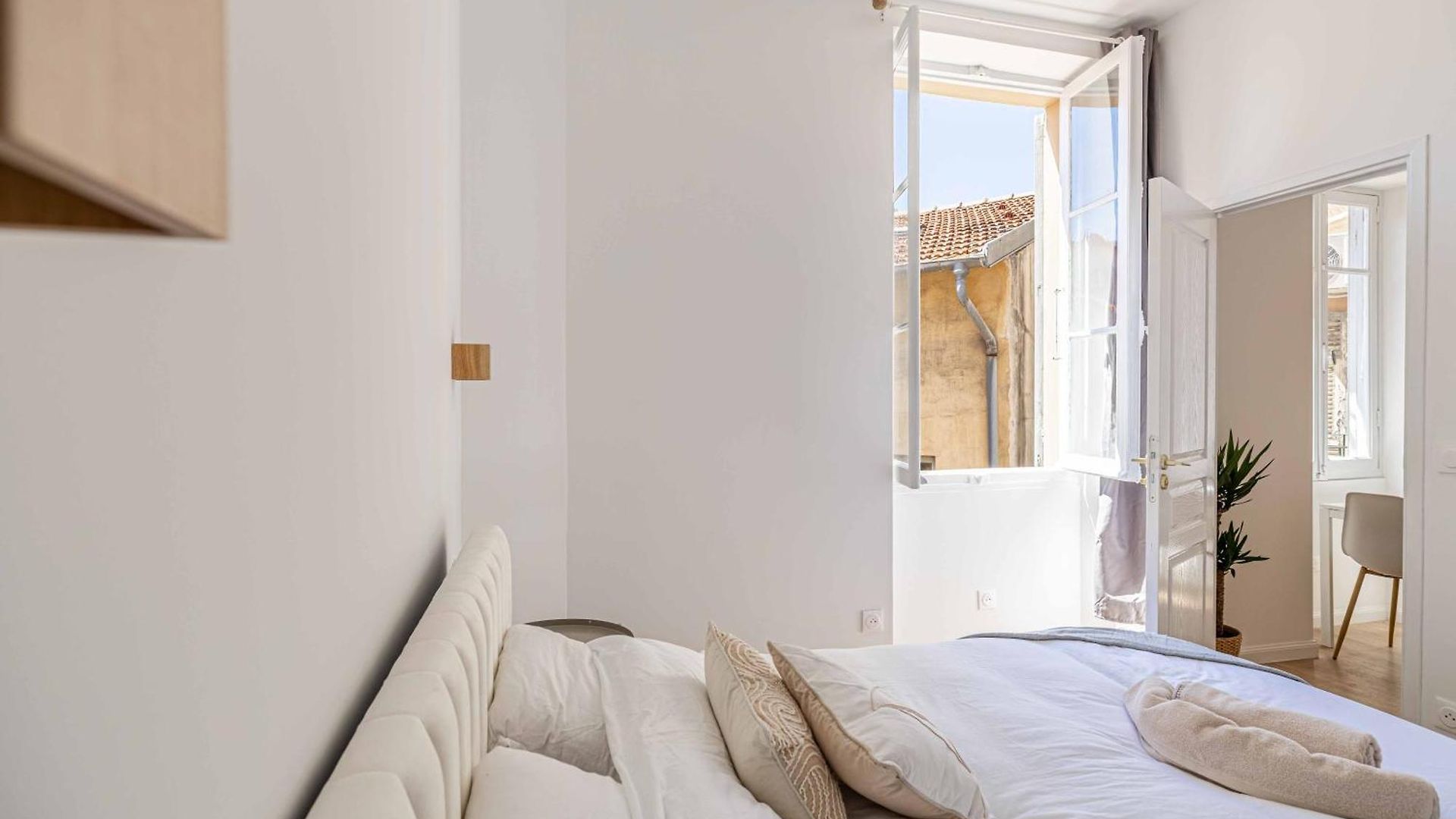 Neuf 2 Pieces Port Apartment