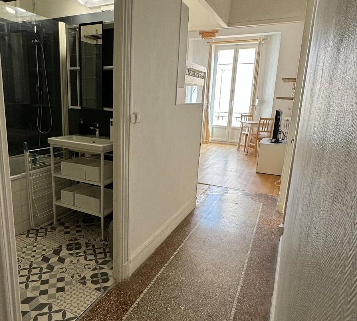 Liberation Cozy In * Nice