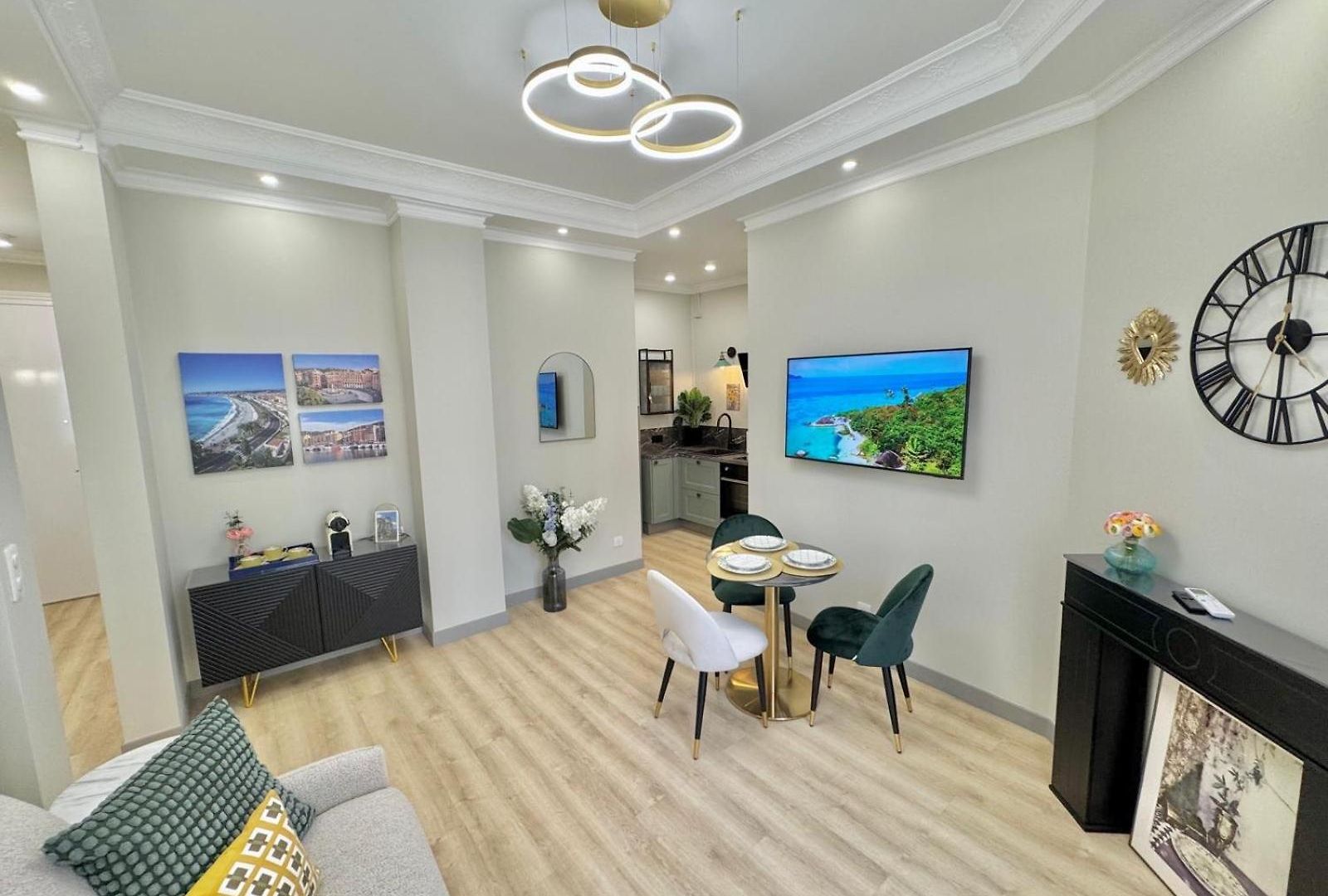 Amour-35 Appartement Nice