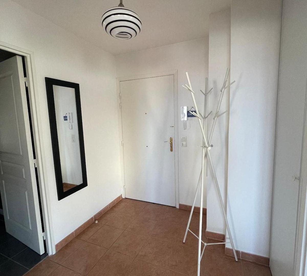 Comfy 2 Min To - Ac Appartement