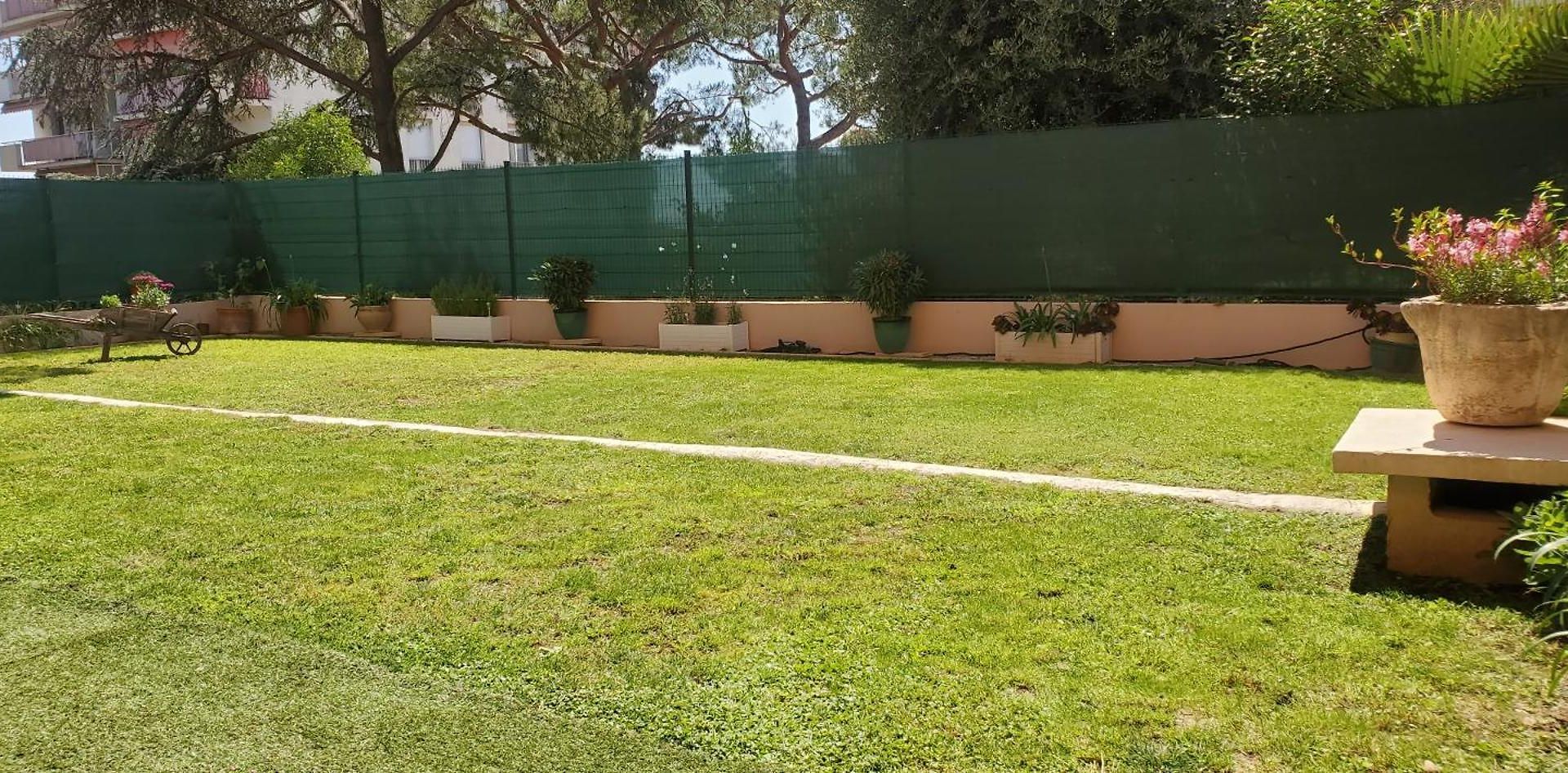 Apartment Superbe Rez De Jardin Dans Au Calme