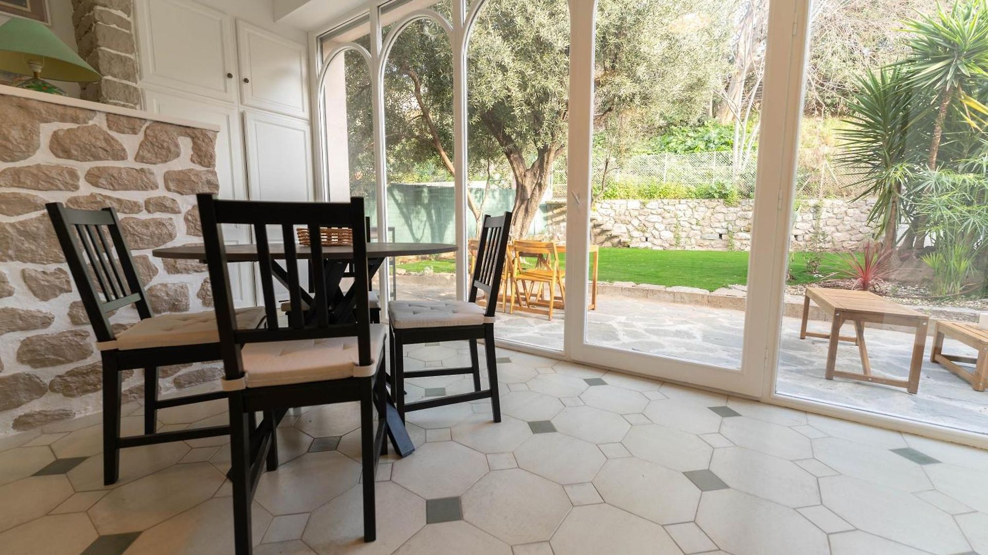 Magnifique Rez De Jardin Port *