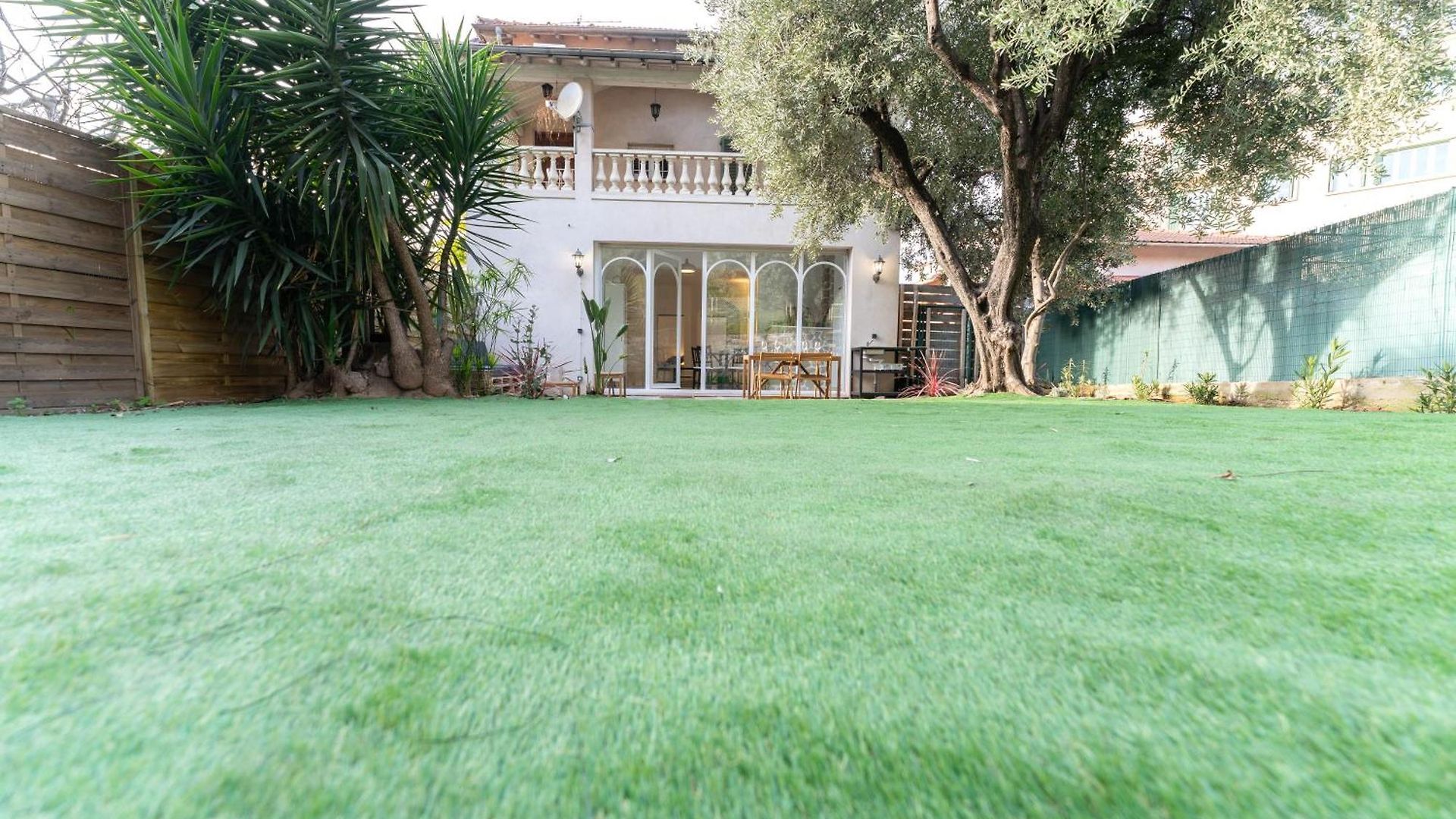 Apartment Magnifique Rez De Jardin Port