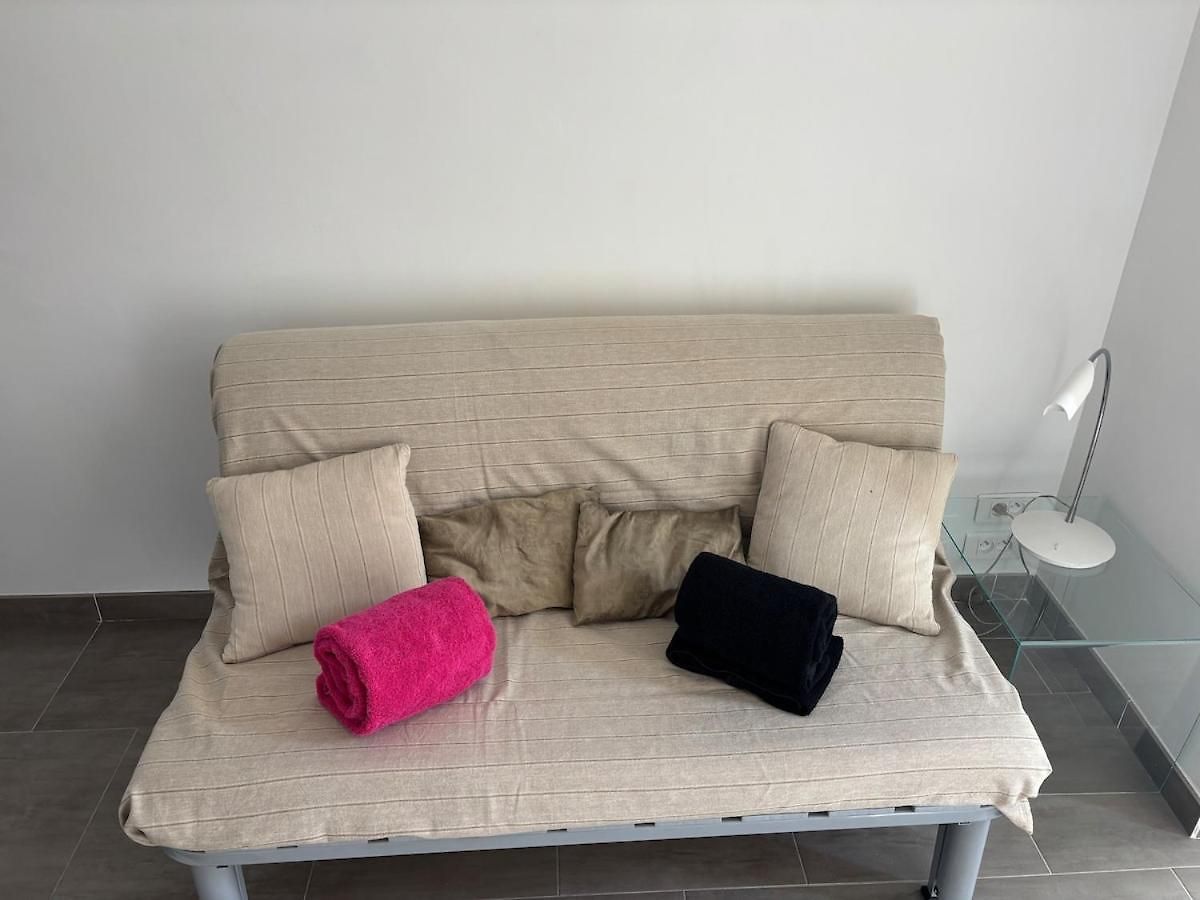 Appartement 3-r Bright, Within 15 Min Walk