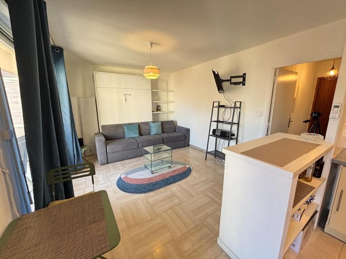 Apartment Cozy With Balcony - Garibaldi Port