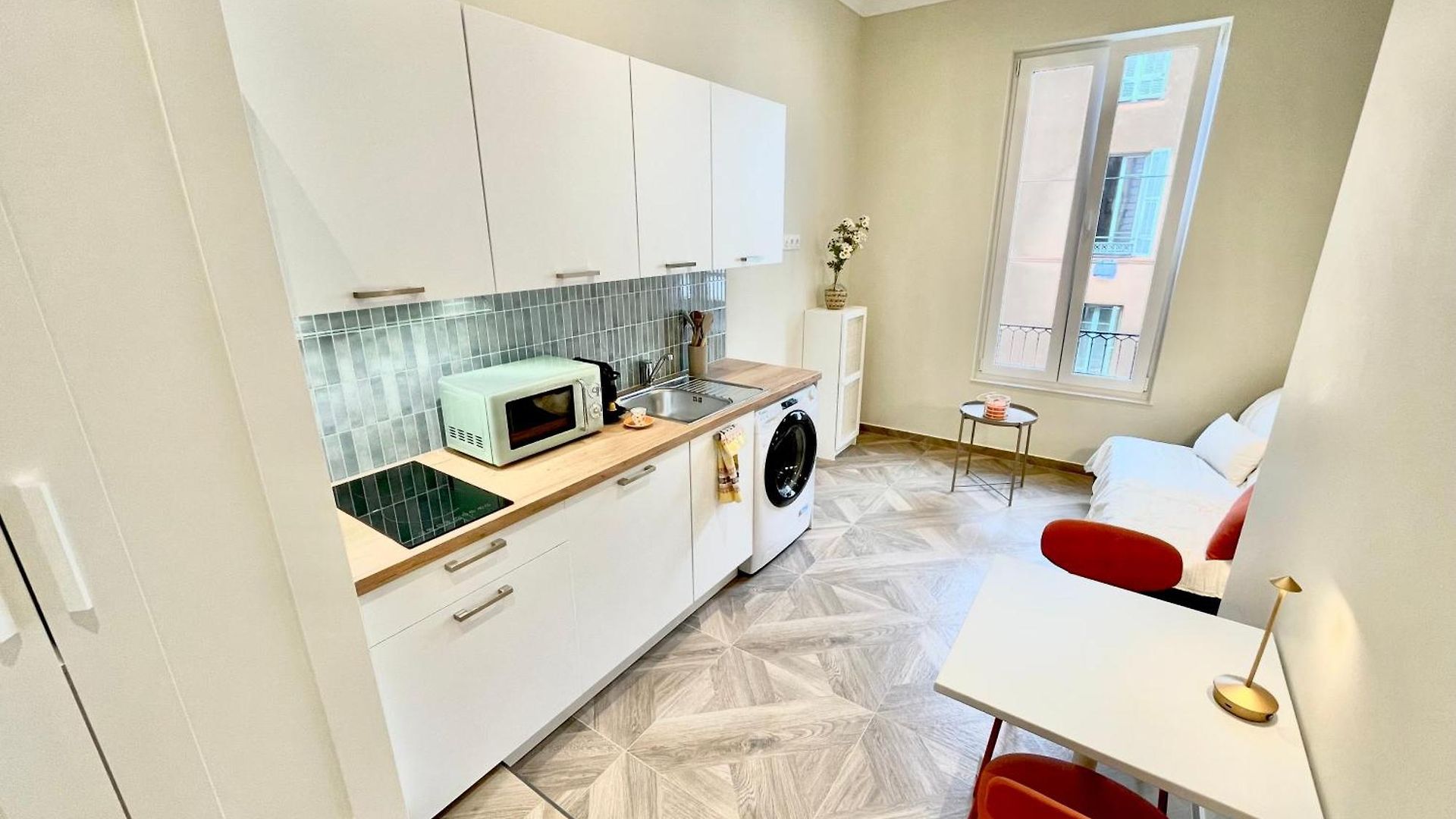Le Petit - 4 Studios, 2 With Private Terrace - Centre *