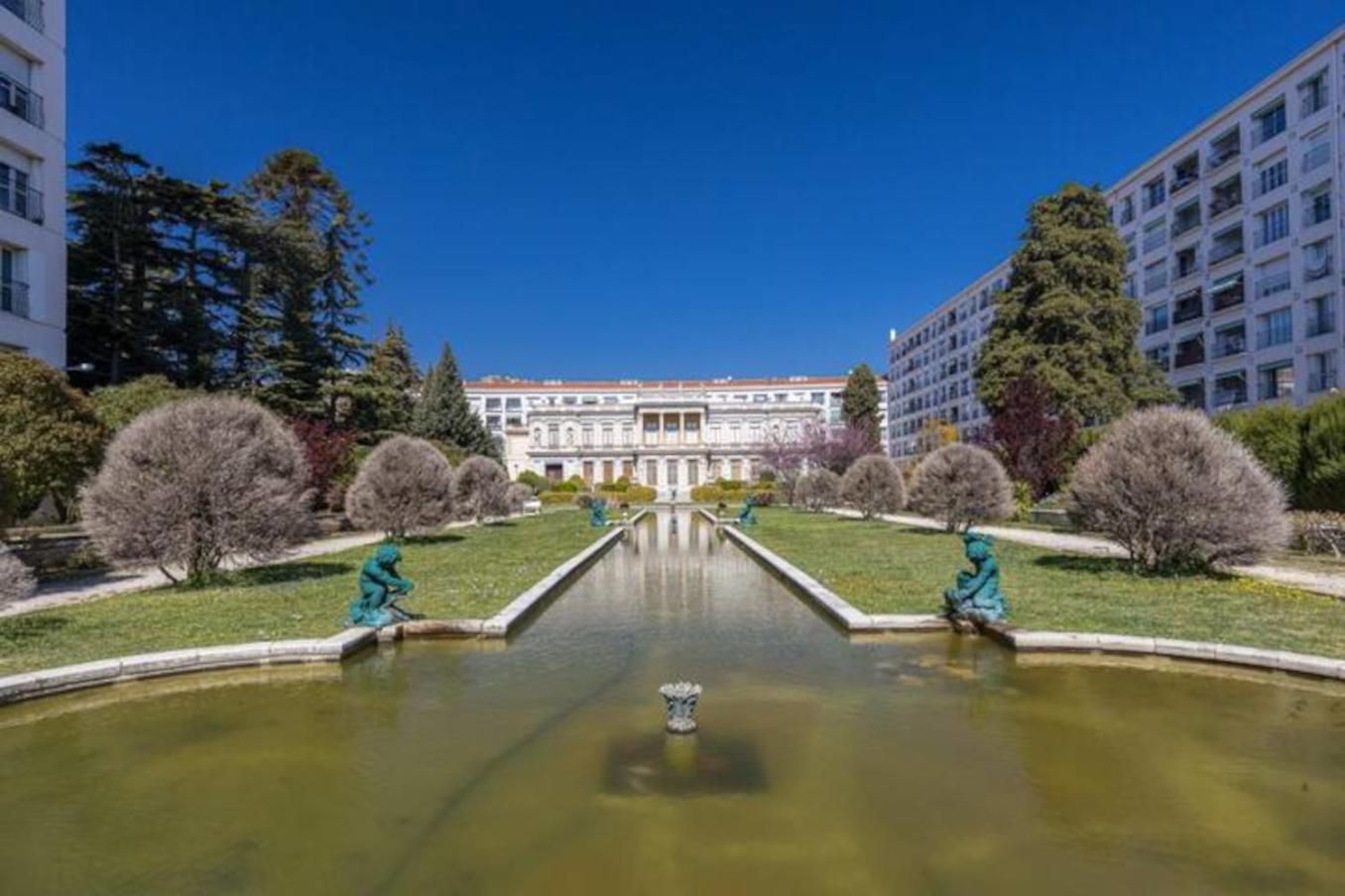 Appartement Extra Spacious 5 Min Walk To Sea & Tram *