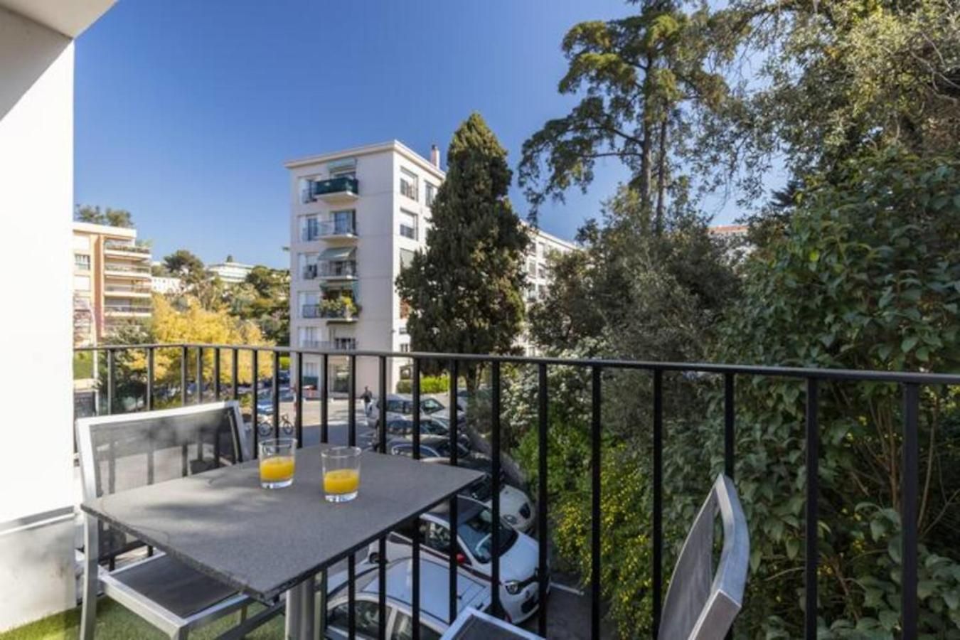 Extra Spacious 5 Min Walk To Sea & Tram *