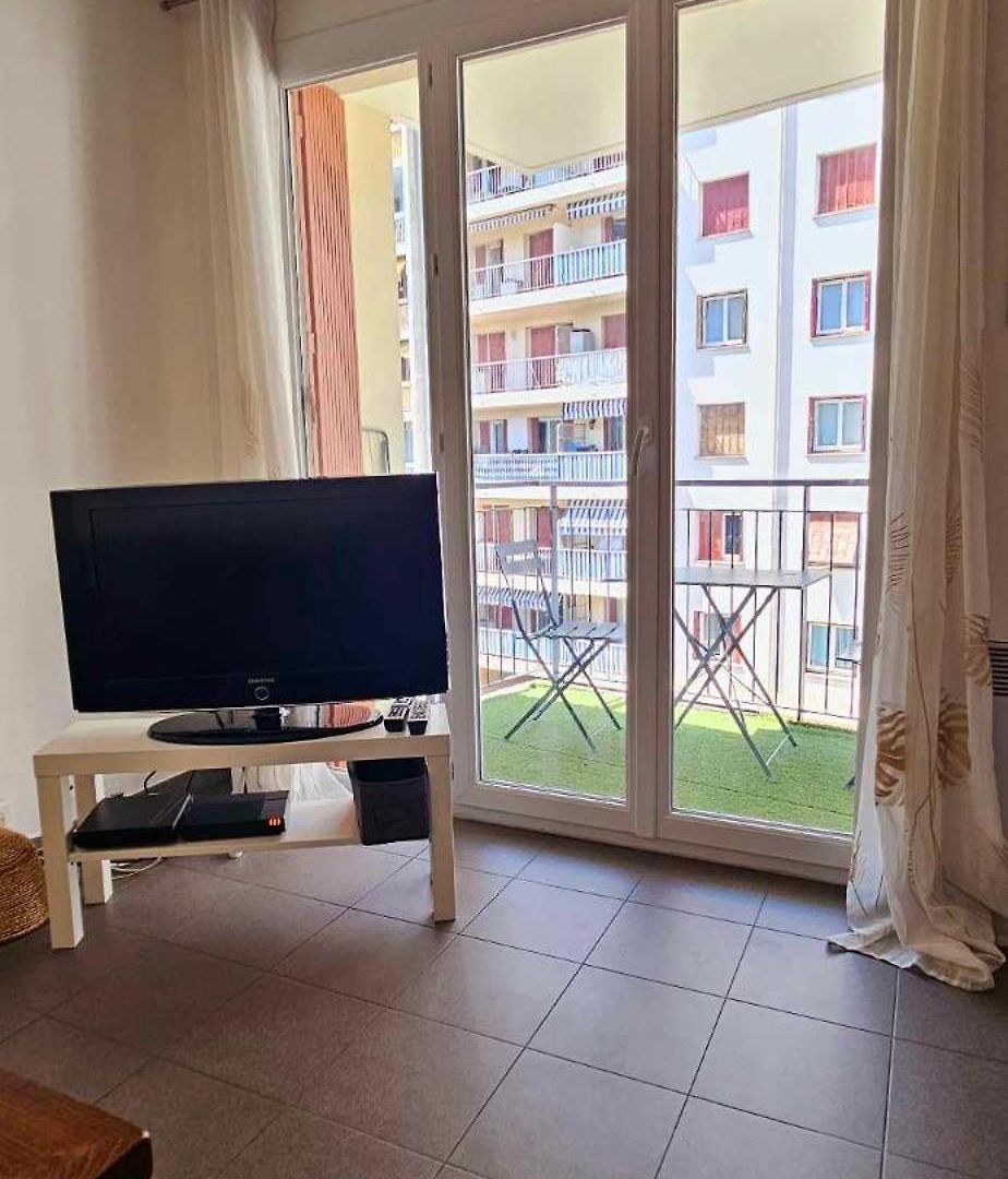 Appartement Dernier étage Avec Terrasse 5 Min De La Nice