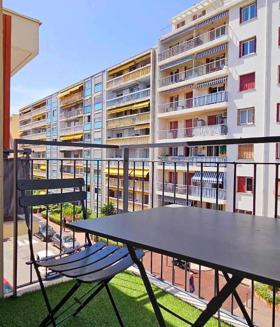 Dernier étage Avec Terrasse 5 Min De La *