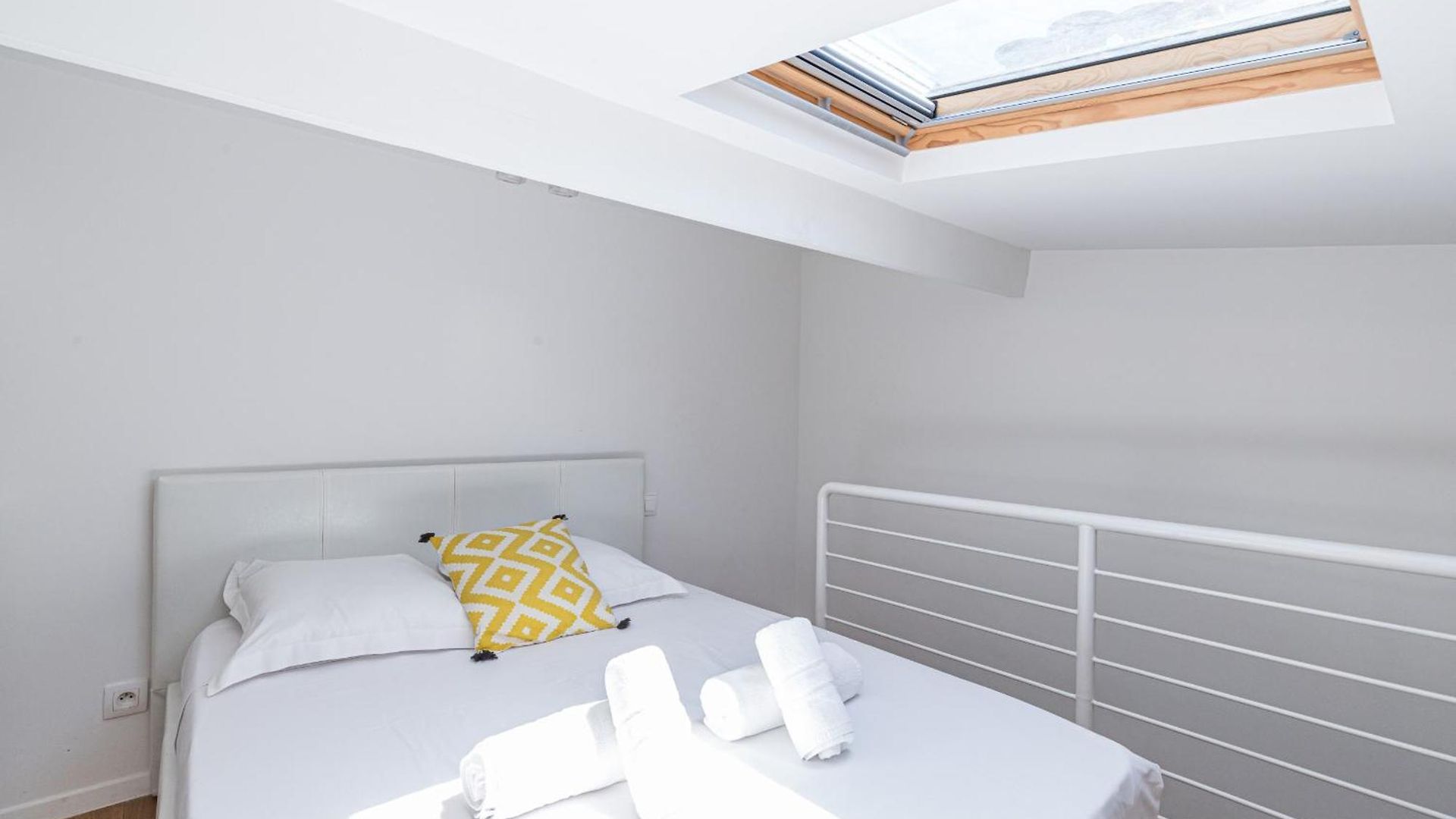 33 Gambetta - 2 Pieces Mezzanine Apartment *
