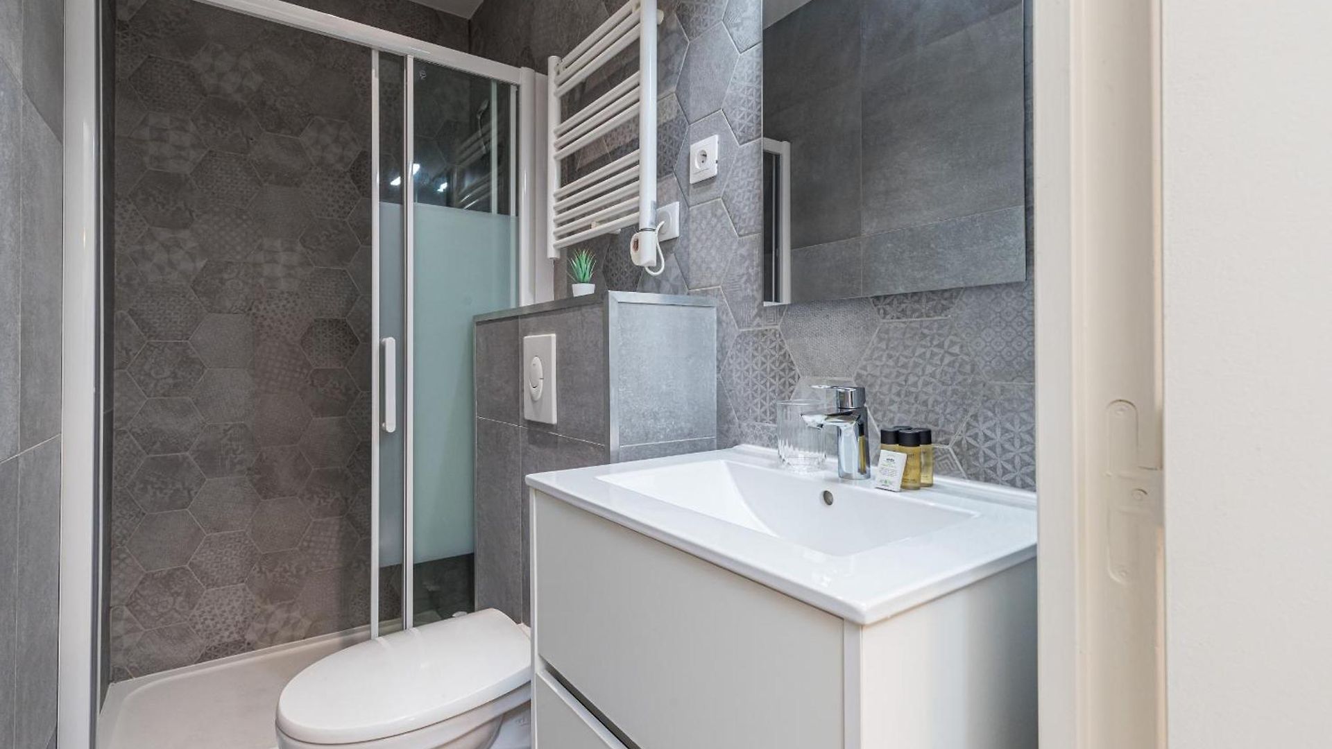 33 Gambetta - 2 Pieces Mezzanine Nice
