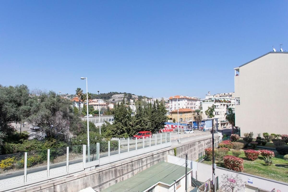 #46 Staywizus - Terrace Ac 4mins Walk Sea Tram T2 Airport Port * Nice