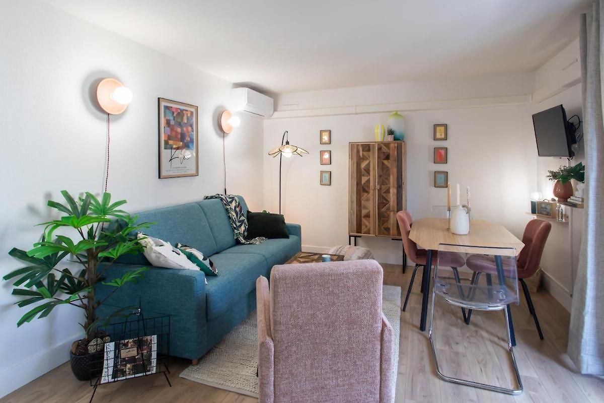 #46 Staywizus - Terrace Ac 4mins Walk Sea Tram T2 Airport Port