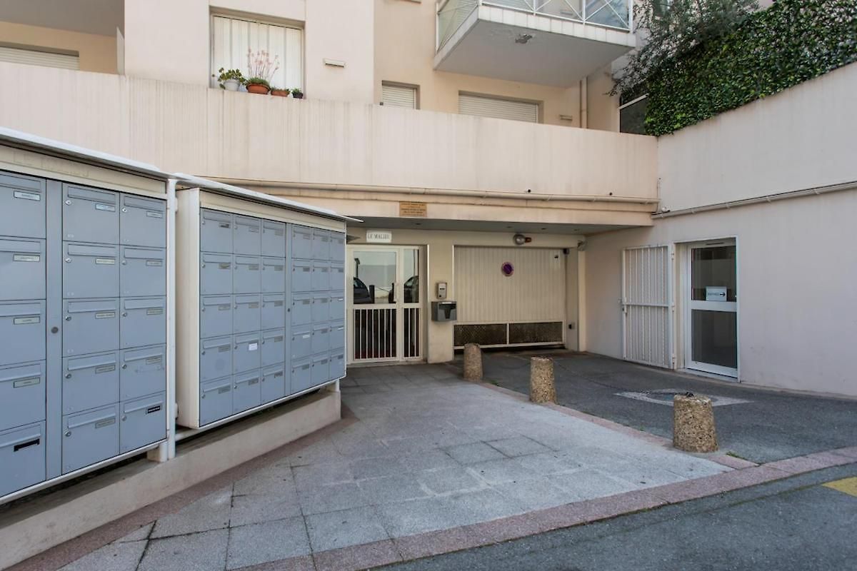 #46 Staywizus - Terrace Ac 4mins Walk Sea Tram T2 Airport Port