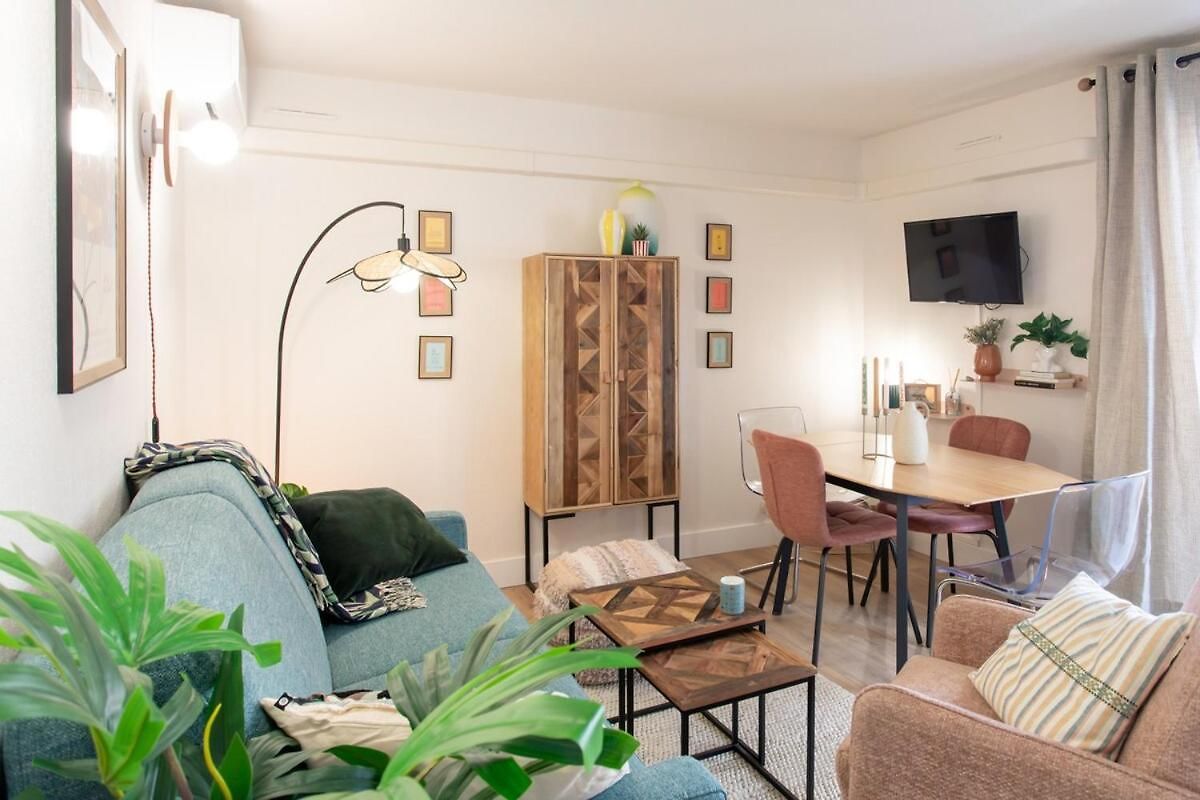 #46 Staywizus - Terrace Ac 4mins Walk Sea Tram T2 Airport Port Appartement