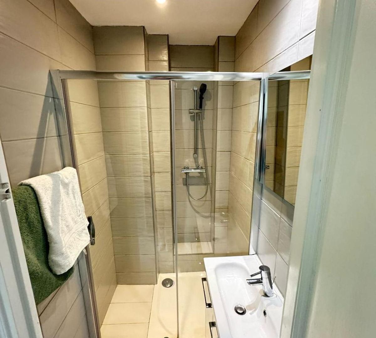 - Center, Wifi, Ac, 2-6 Pers