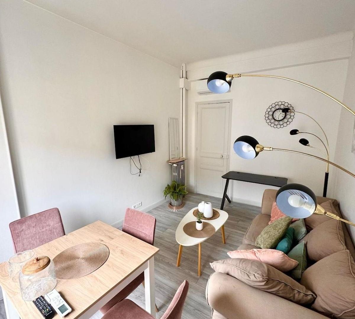 - Center, Wifi, Ac, 2-6 Pers