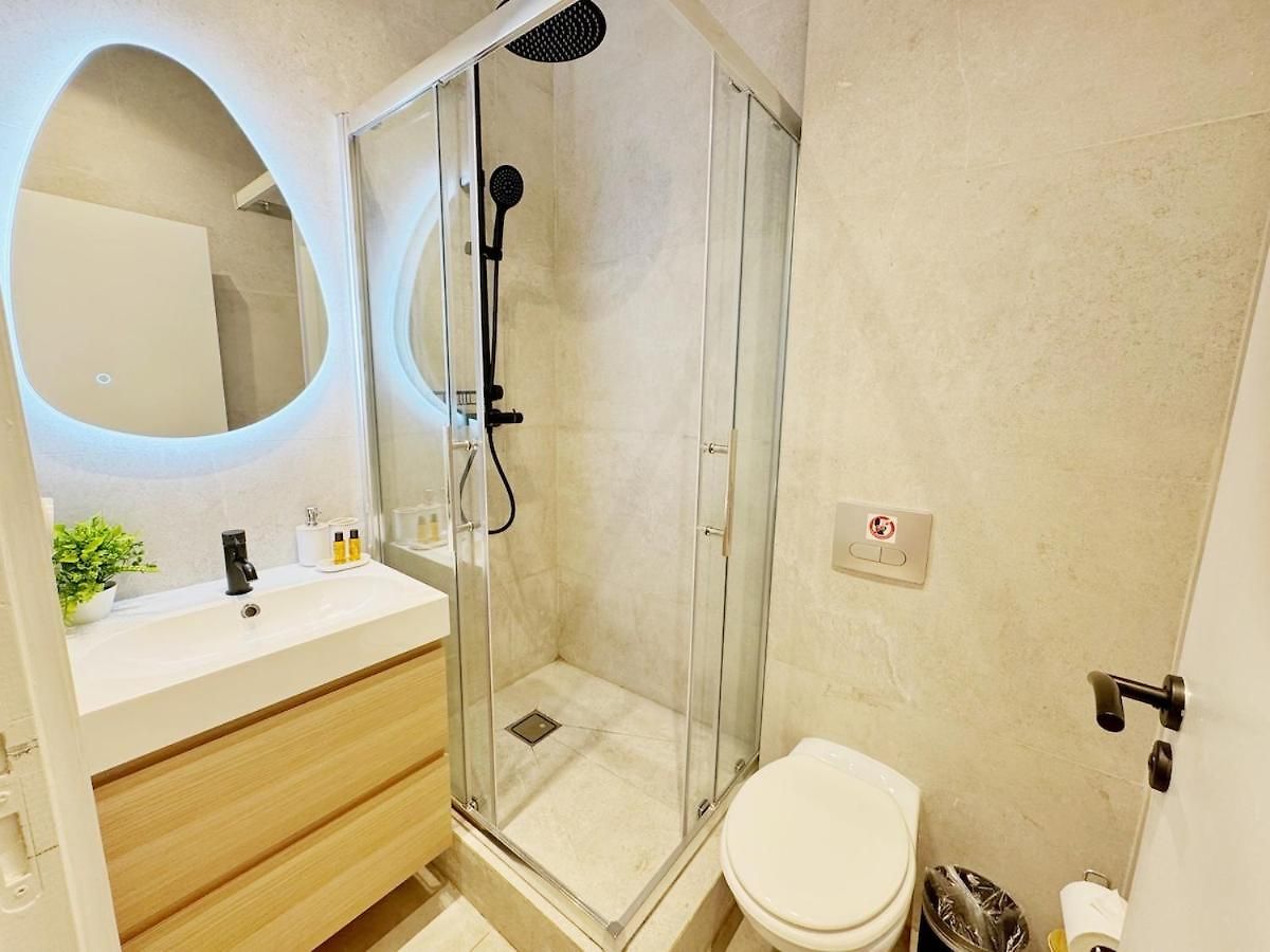 Appartement Rf104 - 3p à Près Du Port Nice