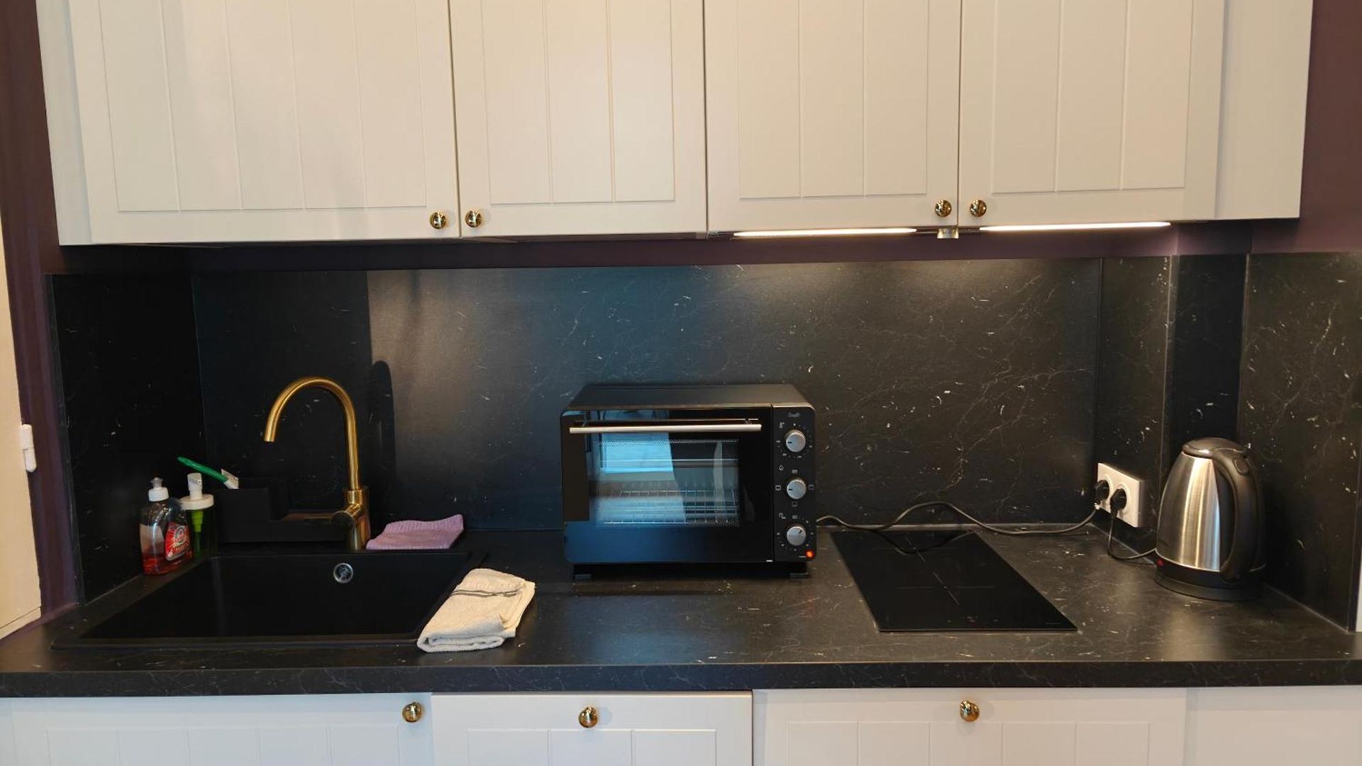 Spacious New Near Promenade Up To 6 With Ac Apartment