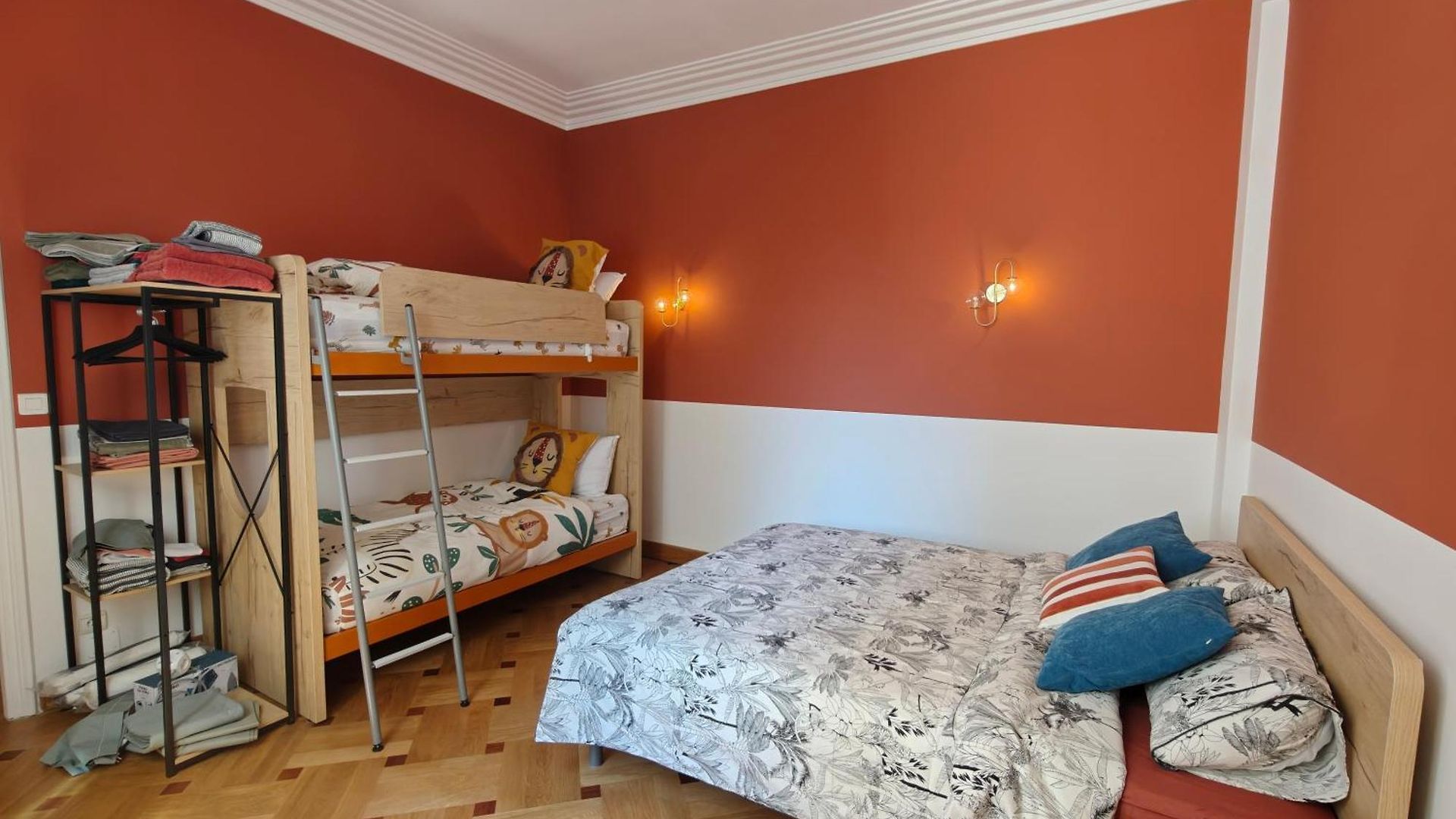 Spacious New Near Promenade Up To 6 With Ac Apartment *