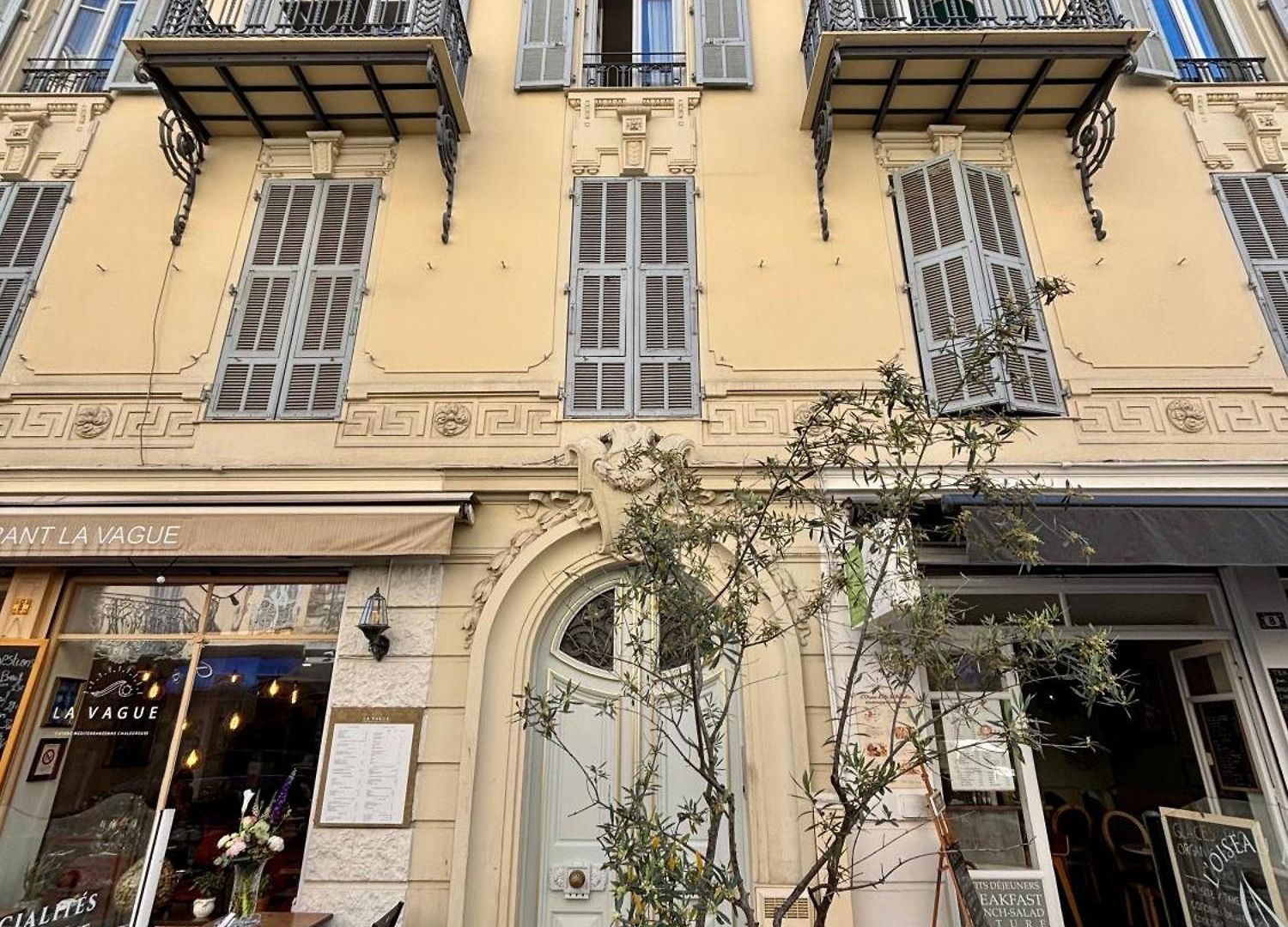 A Louer Au Coeur Du Carre D Or A Nice, Rue Dalpozzo A 150 Metres Des Plages Nice