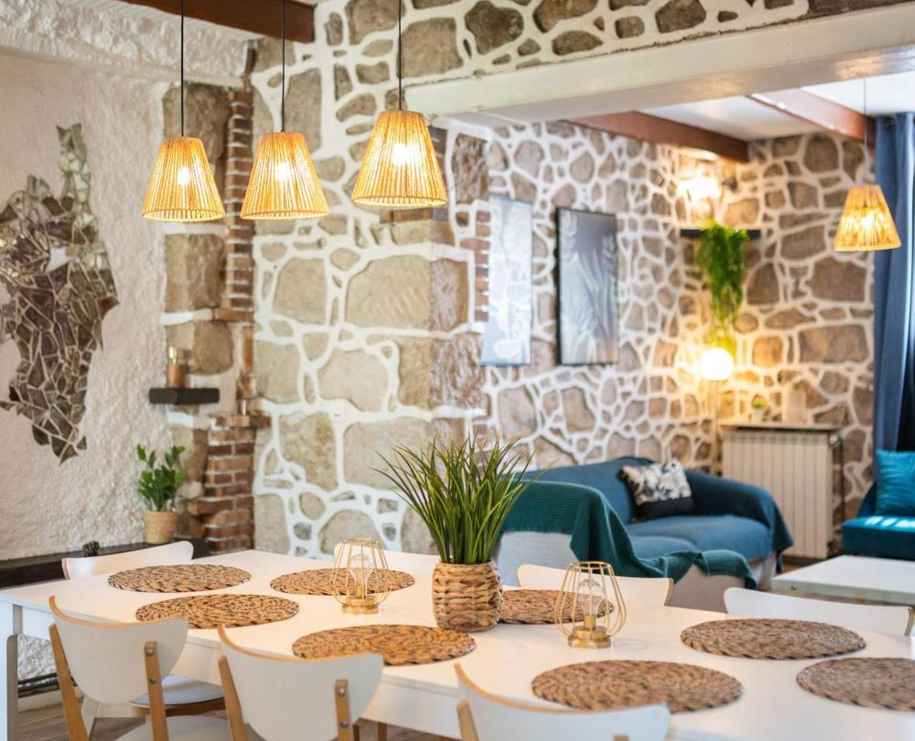 Hébergement de vacances Maison De Familiale, 5 Chambres, Terrasse, à 20 Minutes Du Centre