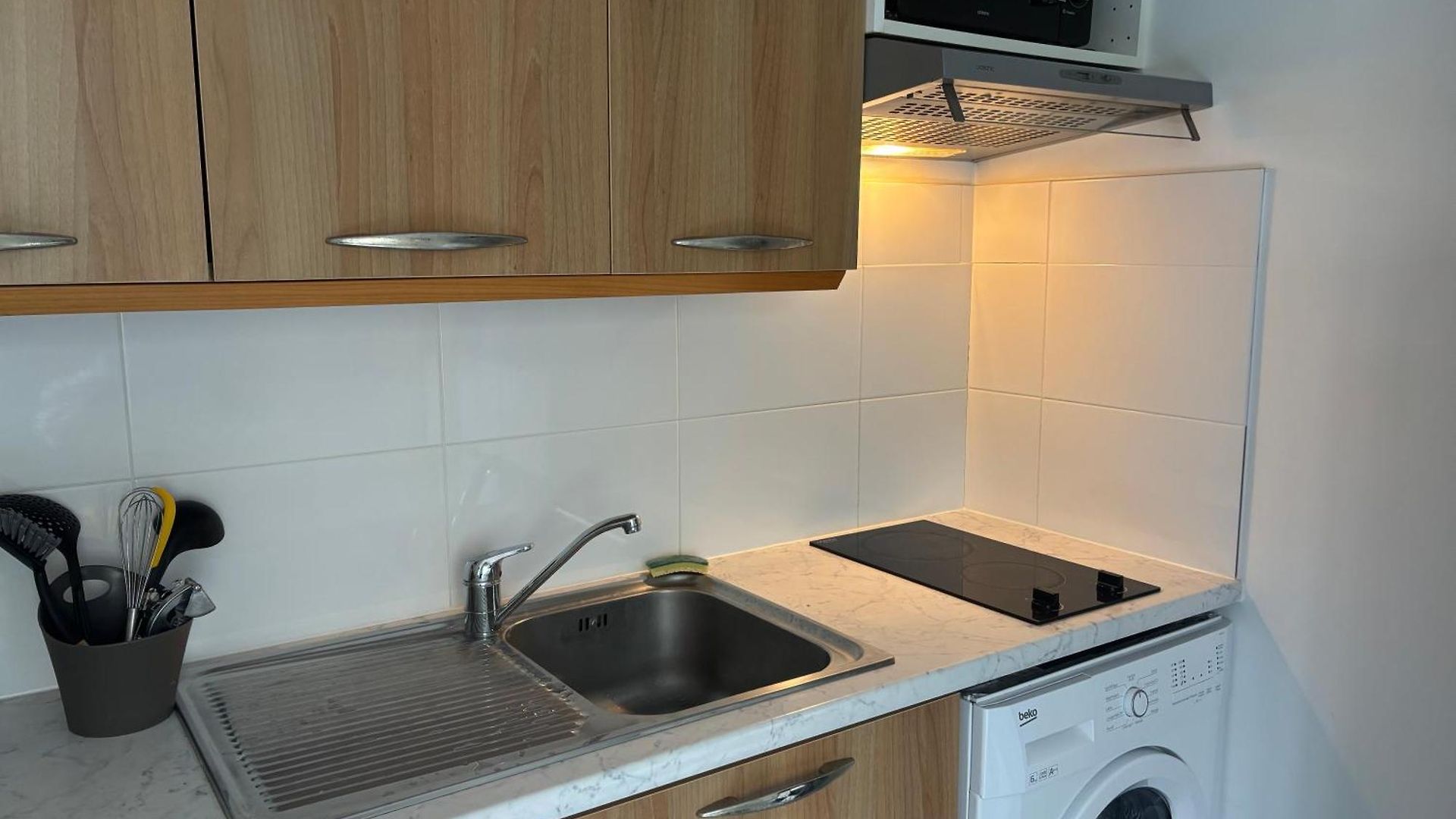 Calif, Face Tram Proche Appartement *