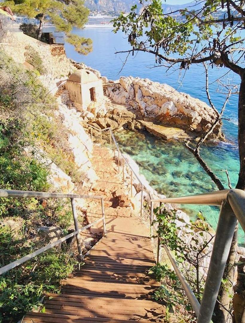 Cap De