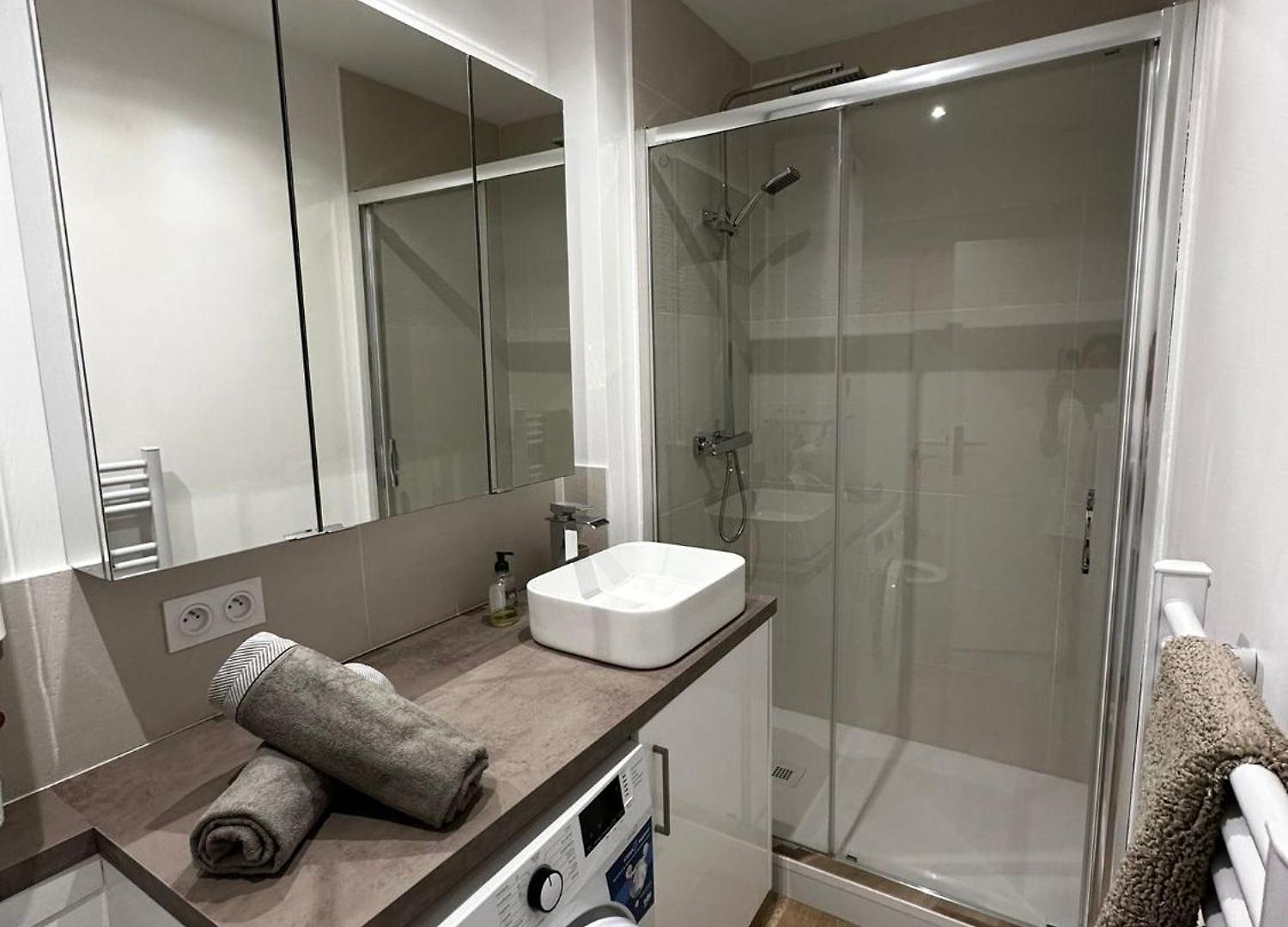 Appartement - Port De - Balcon Nice