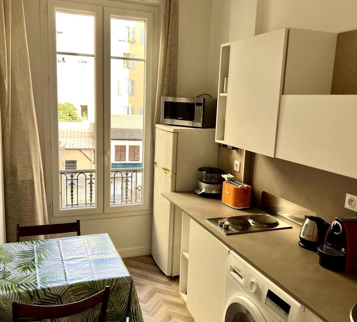 Lumineux Dans Le Quartier Des Fleurs Apartment *