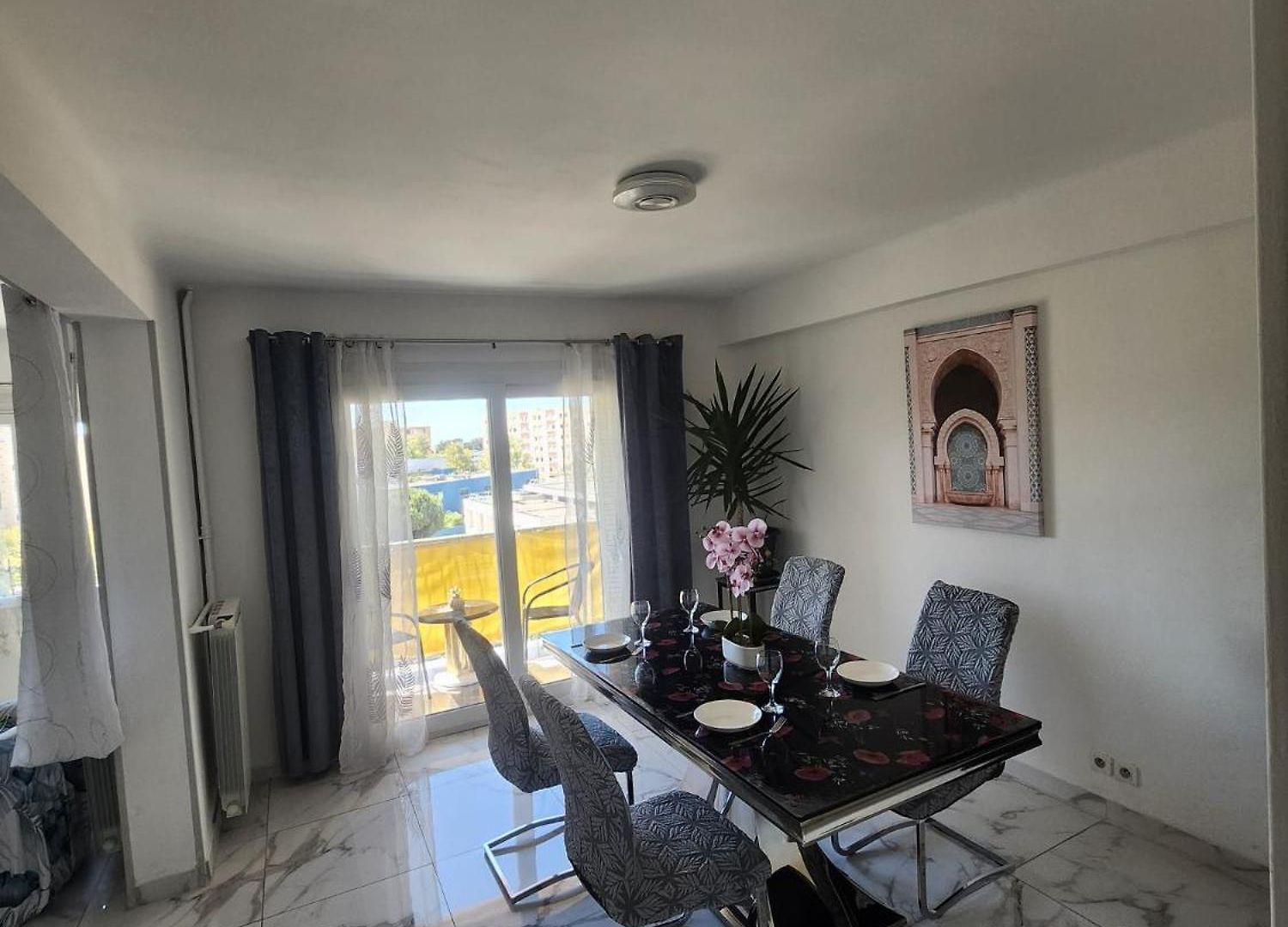 Spacieux 3 Et Balcon Appartement