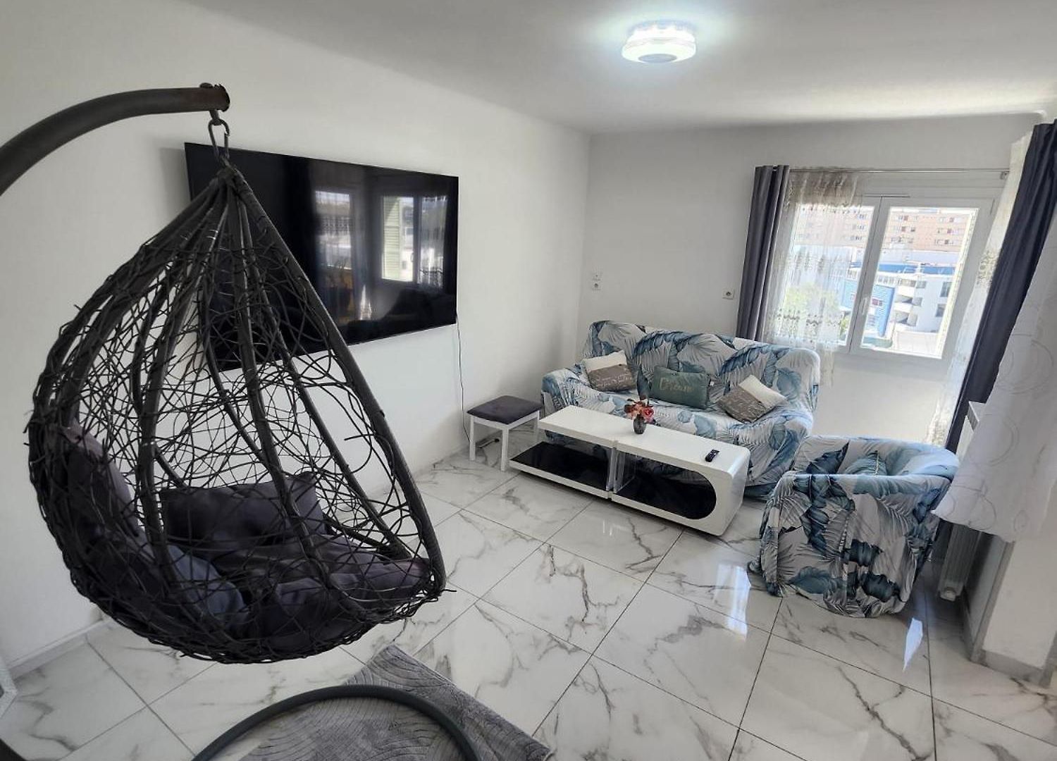 Spacieux 3 Et Balcon Appartement *