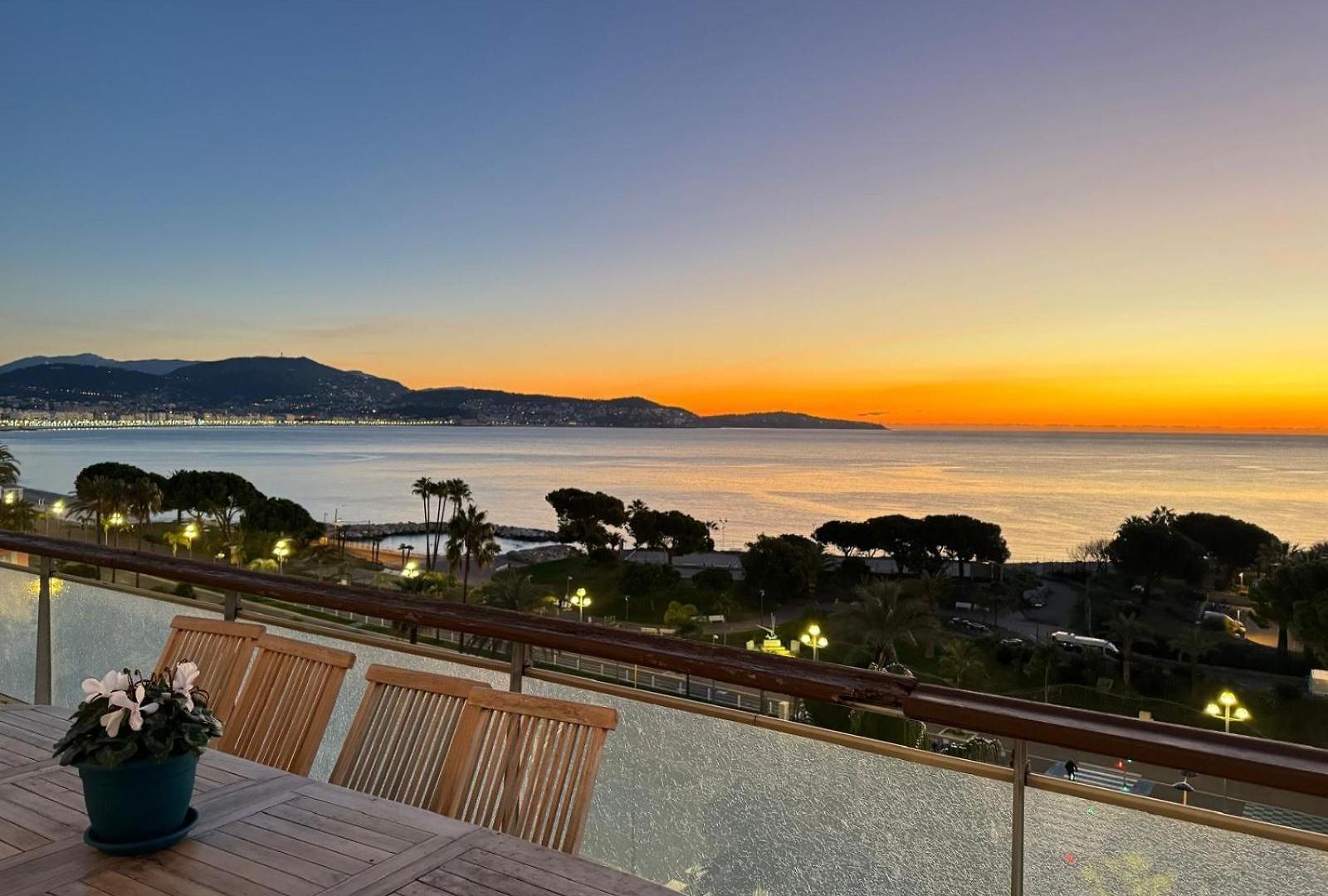 Nice, Exceptional Sea View, Floor, Parking *