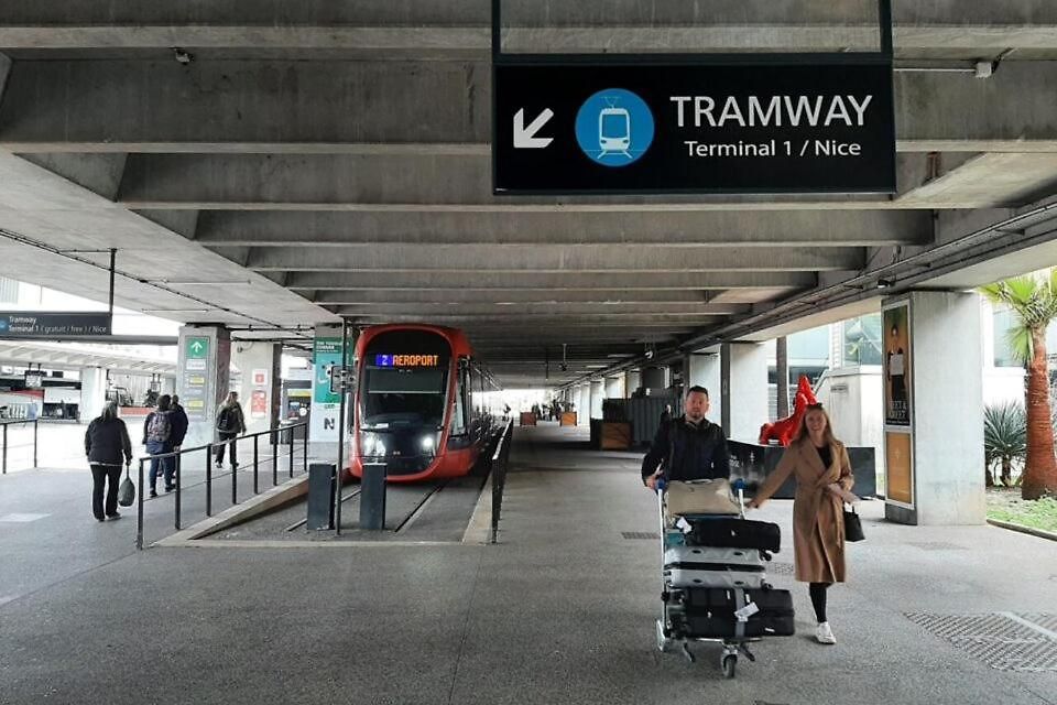 Calif, Face Tram Proche Appartement Nice
